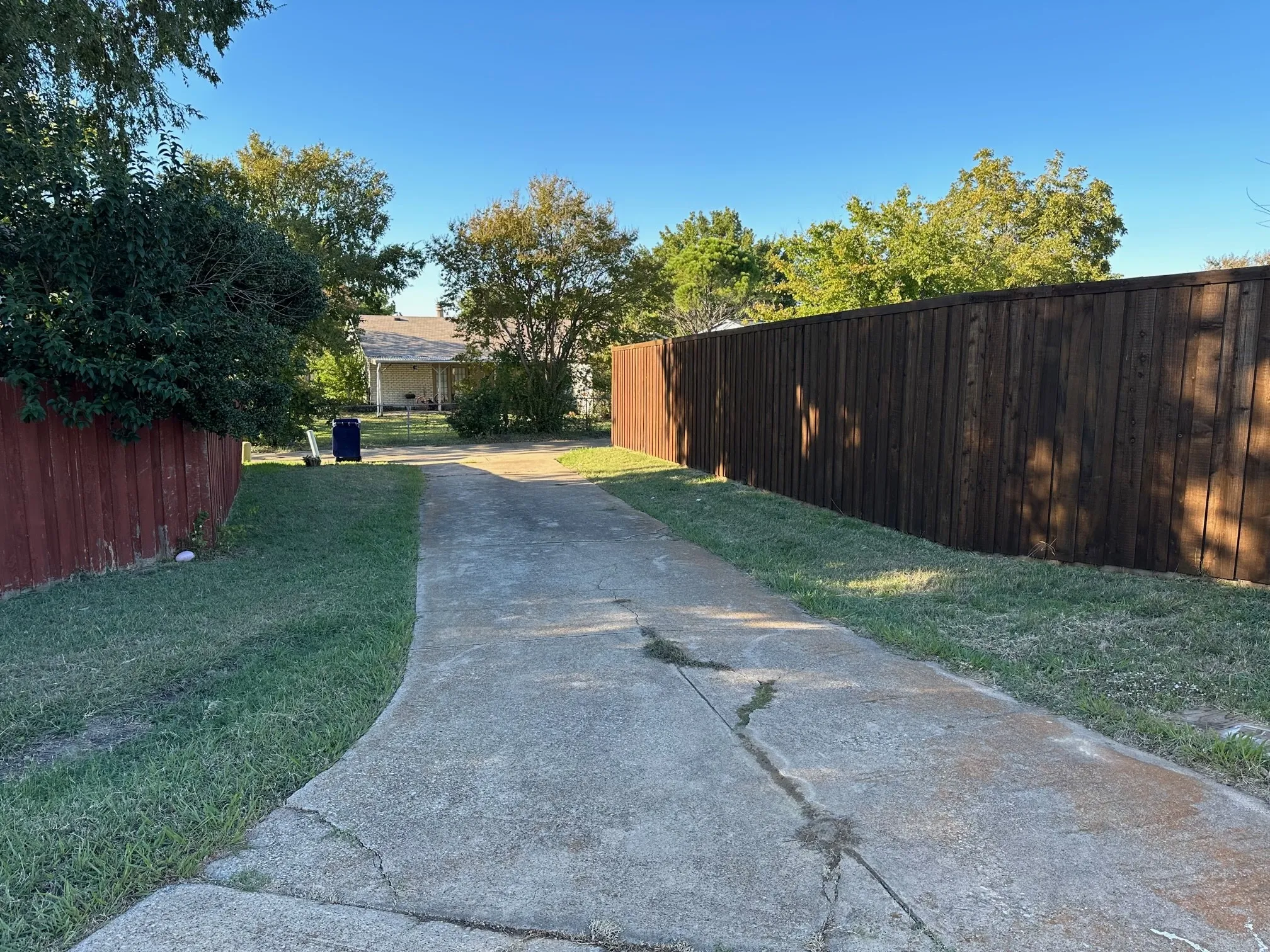 Single Family Residence For Rent in Dallas County , 617 Via Del Sur, Mesquite, Texas 75150, 4 Bedroom, 2 Bathroom, 2 Garage spaces, 1,711 Sqft, built in 1979, mls#21316475, Real Estate Agent in Mesquite, Homes For Rent in Dallas county, Homes For Rent in Mesquite, Realtor in Mesquite Texas, Real Estate Brokerage Independent Realty Texas, Luminita Cordes Realtor