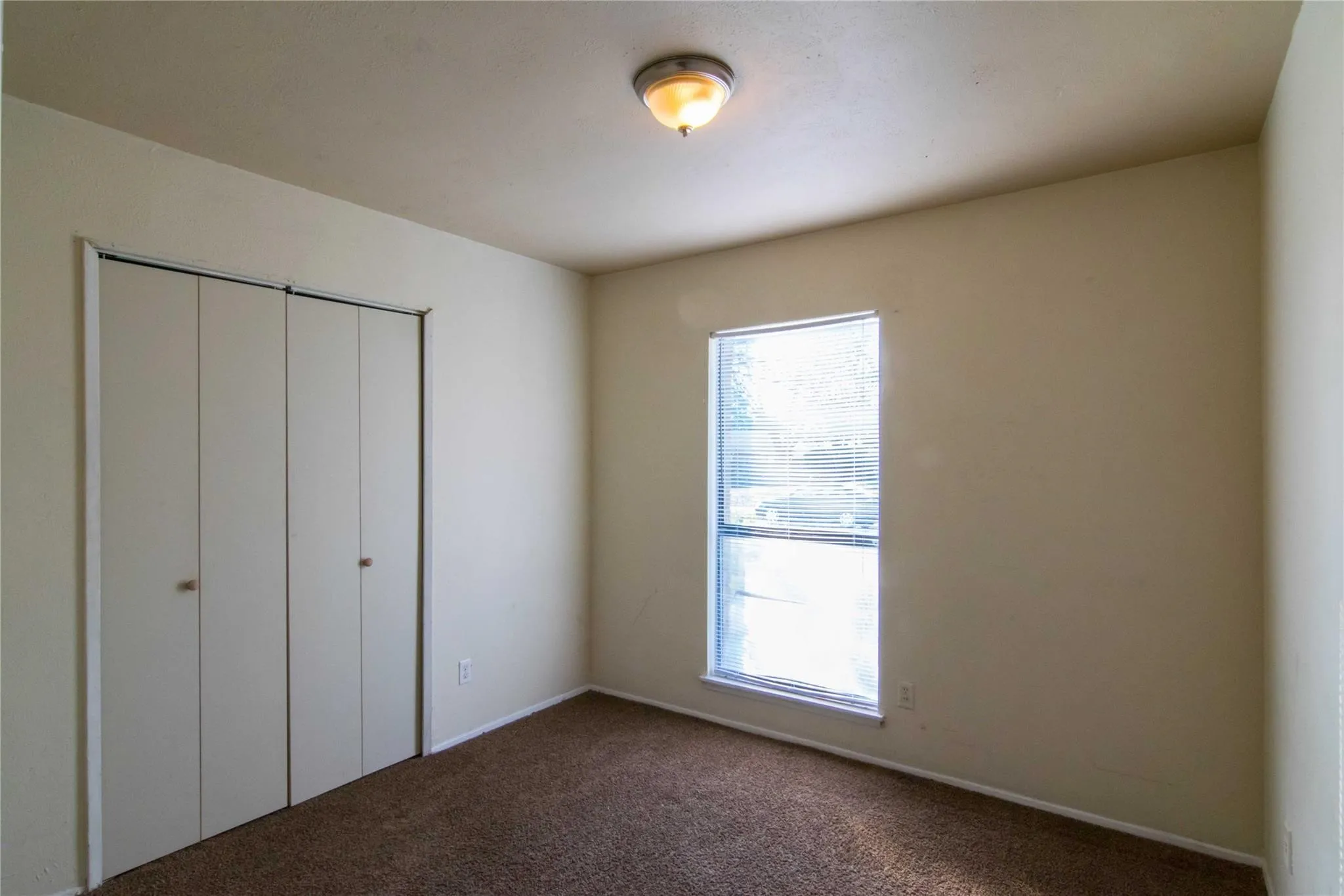 Single Family Residence For Rent in Dallas County , 617 Via Del Sur, Mesquite, Texas 75150, 4 Bedroom, 2 Bathroom, 2 Garage spaces, 1,711 Sqft, built in 1979, mls#21316475, Real Estate Agent in Mesquite, Homes For Rent in Dallas county, Homes For Rent in Mesquite, Realtor in Mesquite Texas, Real Estate Brokerage Independent Realty Texas, Luminita Cordes Realtor