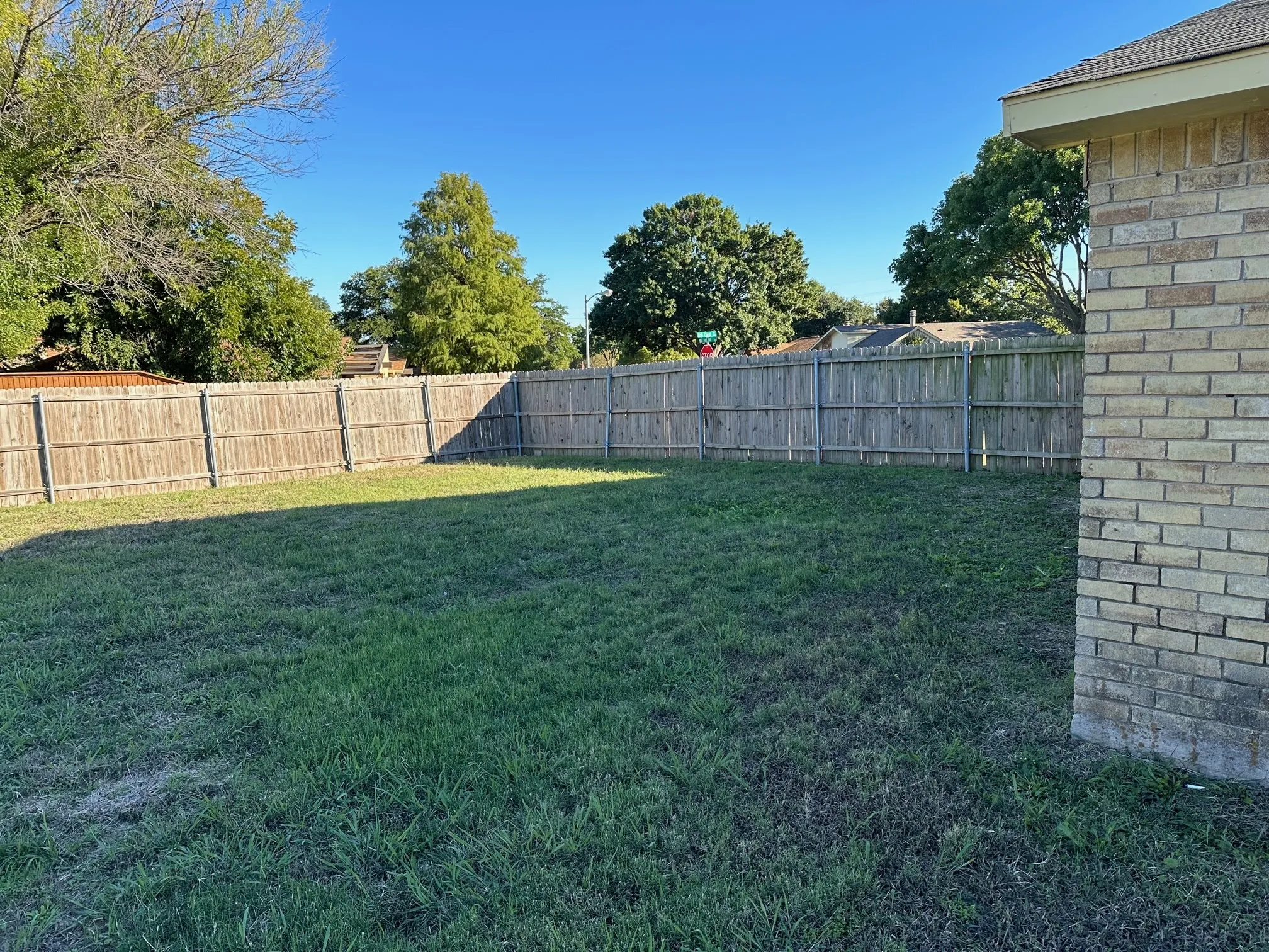 Single Family Residence For Rent in Dallas County , 617 Via Del Sur, Mesquite, Texas 75150, 4 Bedroom, 2 Bathroom, 2 Garage spaces, 1,711 Sqft, built in 1979, mls#21316475, Real Estate Agent in Mesquite, Homes For Rent in Dallas county, Homes For Rent in Mesquite, Realtor in Mesquite Texas, Real Estate Brokerage Independent Realty Texas, Luminita Cordes Realtor