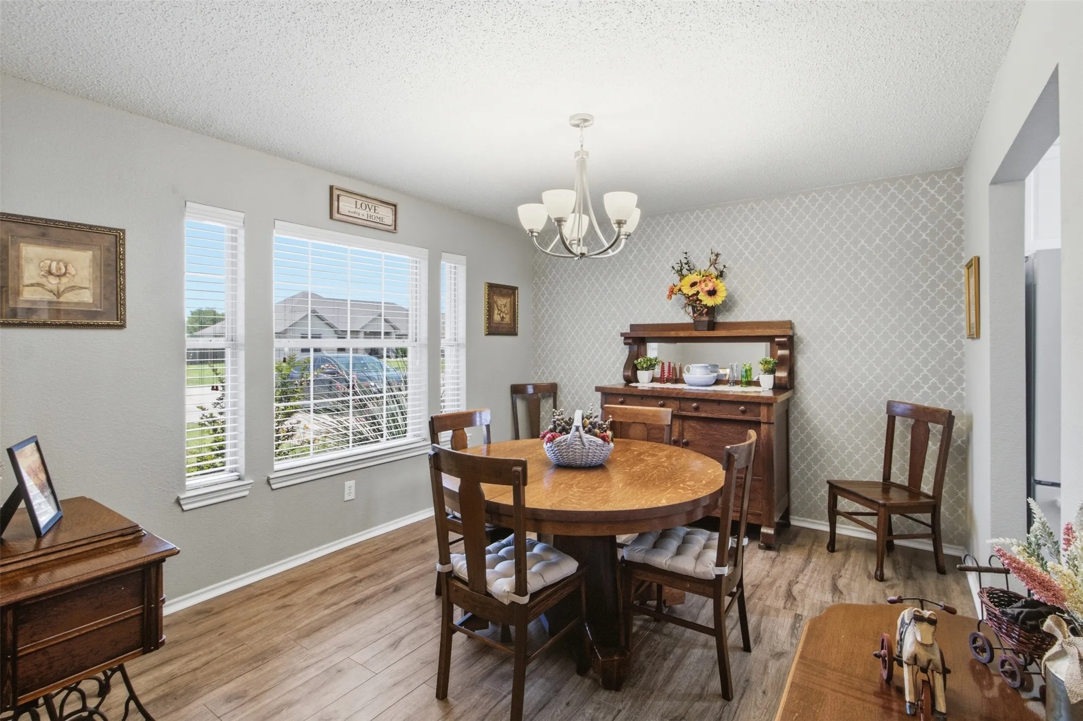 Single Family Residence For Sale in Collin County , 2912 Thousand Oaks Drive, Anna, Texas 75409, 4 Bedroom, 2 Bathroom, 2 Garage spaces, 2,104 Sqft, built in 2002, mls#21316463, Real Estate Agent in Anna, Homes For Sale in Collin county, Homes For Sale in Anna, Realtor in Anna Texas, Real Estate Brokerage Independent Realty Texas, Luminita Cordes Realtor