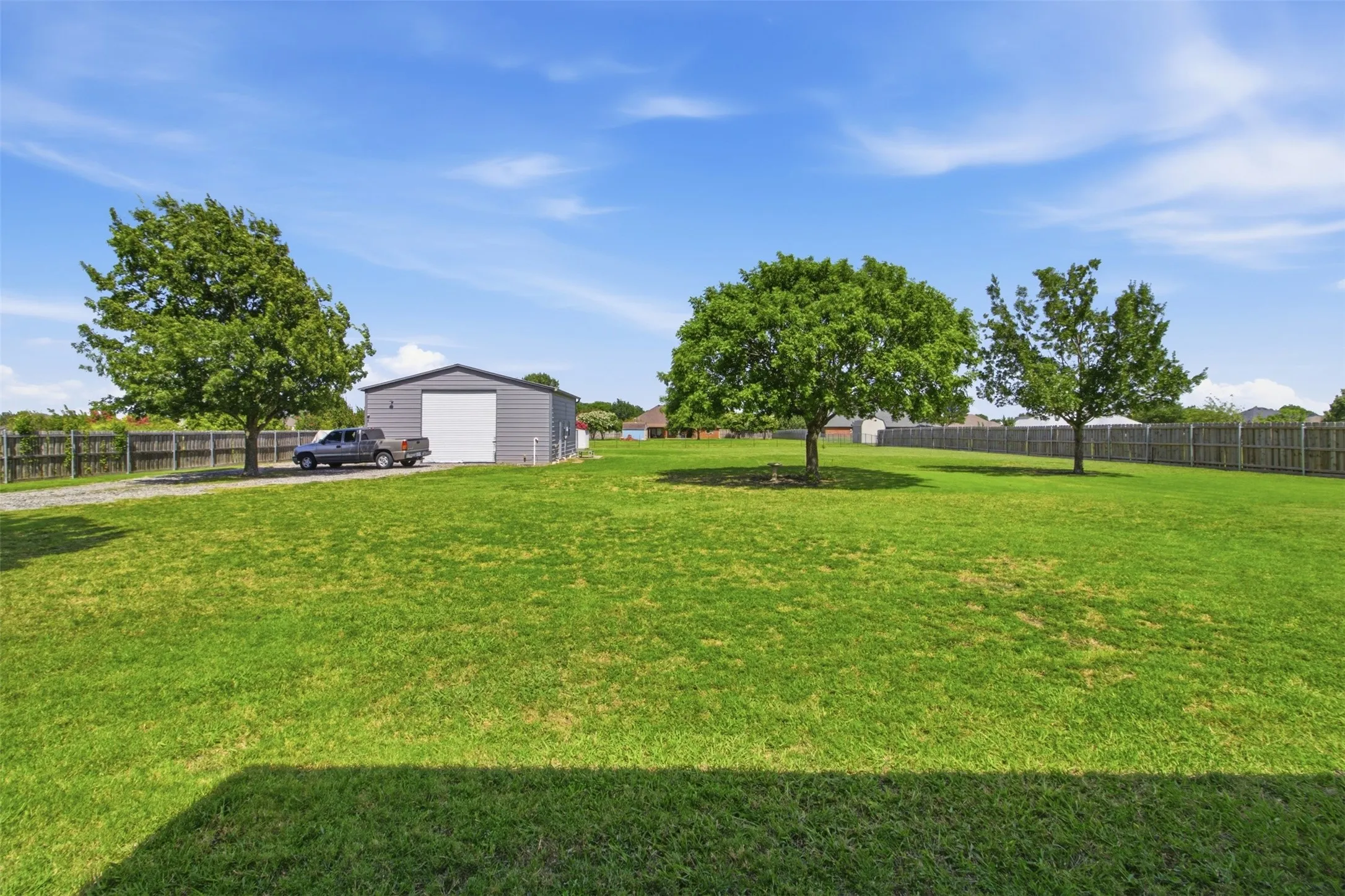 Single Family Residence For Sale in Collin County , 2912 Thousand Oaks Drive, Anna, Texas 75409, 4 Bedroom, 2 Bathroom, 2 Garage spaces, 2,104 Sqft, built in 2002, mls#21316463, Real Estate Agent in Anna, Homes For Sale in Collin county, Homes For Sale in Anna, Realtor in Anna Texas, Real Estate Brokerage Independent Realty Texas, Luminita Cordes Realtor