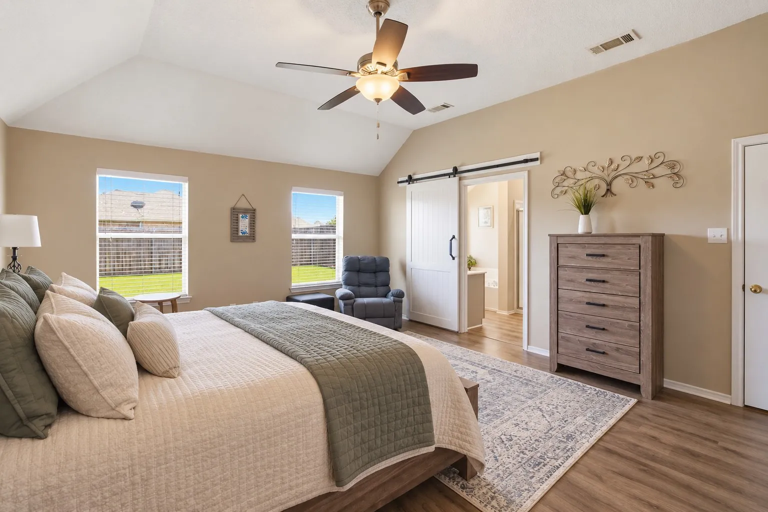 Single Family Residence For Sale in Collin County , 2912 Thousand Oaks Drive, Anna, Texas 75409, 4 Bedroom, 2 Bathroom, 2 Garage spaces, 2,104 Sqft, built in 2002, mls#21316463, Real Estate Agent in Anna, Homes For Sale in Collin county, Homes For Sale in Anna, Realtor in Anna Texas, Real Estate Brokerage Independent Realty Texas, Luminita Cordes Realtor