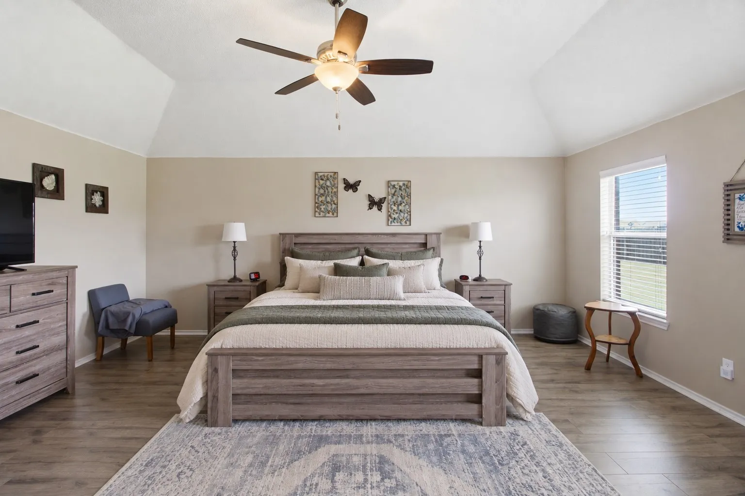 Single Family Residence For Sale in Collin County , 2912 Thousand Oaks Drive, Anna, Texas 75409, 4 Bedroom, 2 Bathroom, 2 Garage spaces, 2,104 Sqft, built in 2002, mls#21316463, Real Estate Agent in Anna, Homes For Sale in Collin county, Homes For Sale in Anna, Realtor in Anna Texas, Real Estate Brokerage Independent Realty Texas, Luminita Cordes Realtor