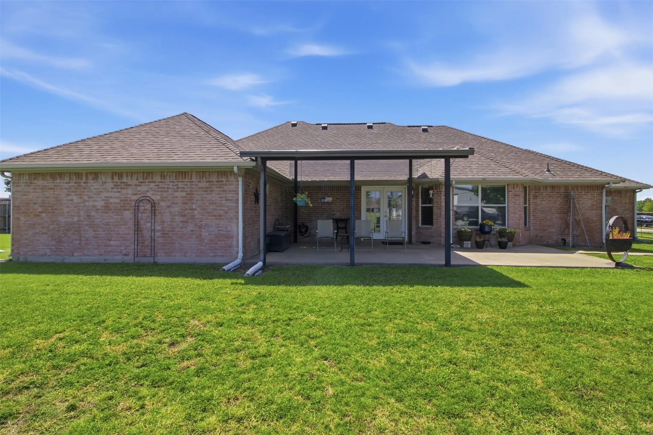 Single Family Residence For Sale in Collin County , 2912 Thousand Oaks Drive, Anna, Texas 75409, 4 Bedroom, 2 Bathroom, 2 Garage spaces, 2,104 Sqft, built in 2002, mls#21316463, Real Estate Agent in Anna, Homes For Sale in Collin county, Homes For Sale in Anna, Realtor in Anna Texas, Real Estate Brokerage Independent Realty Texas, Luminita Cordes Realtor