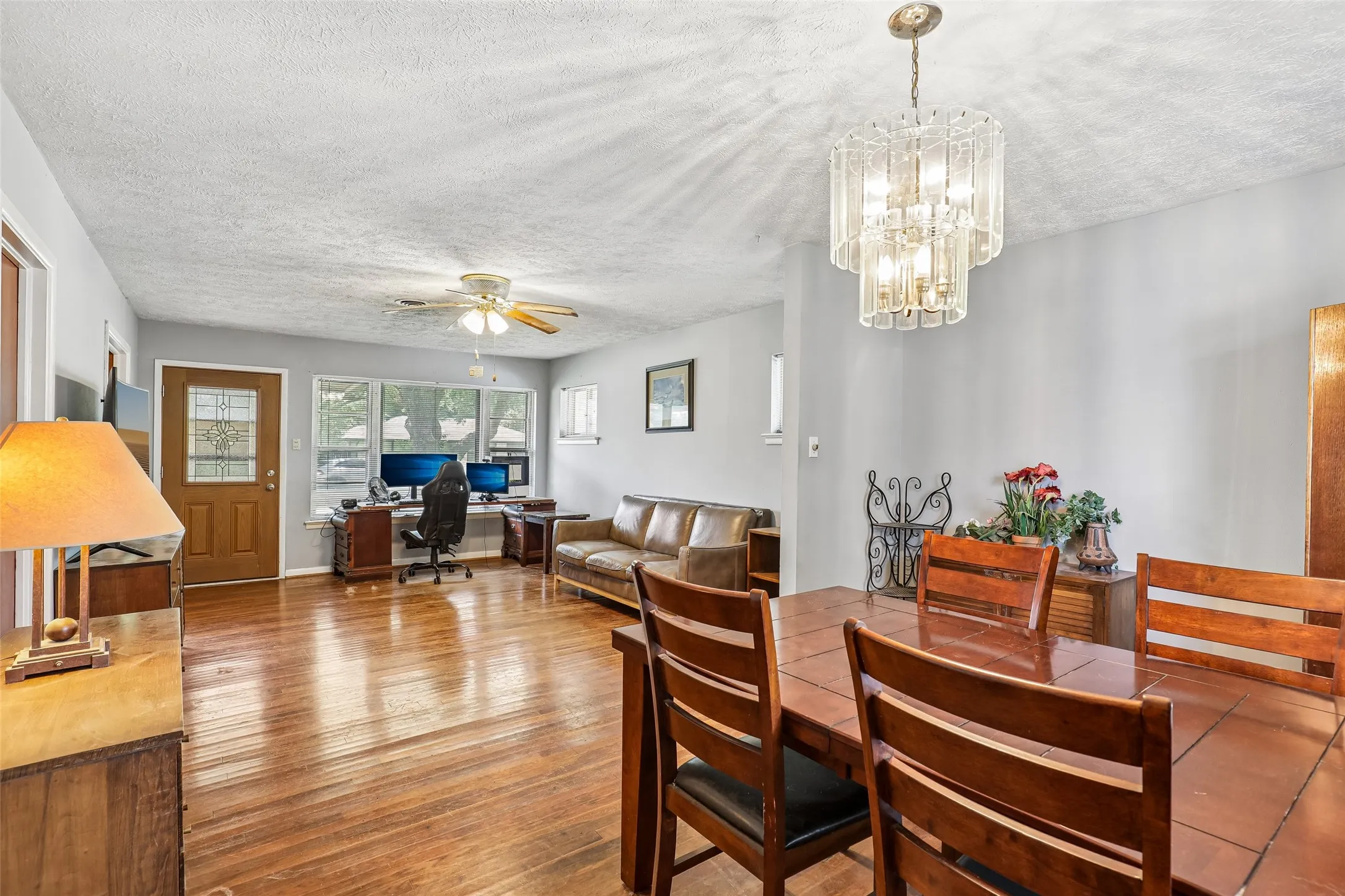 Open Living 13'.6" X 16.'.1" & Dining Room 13'.6" X 9'.7"