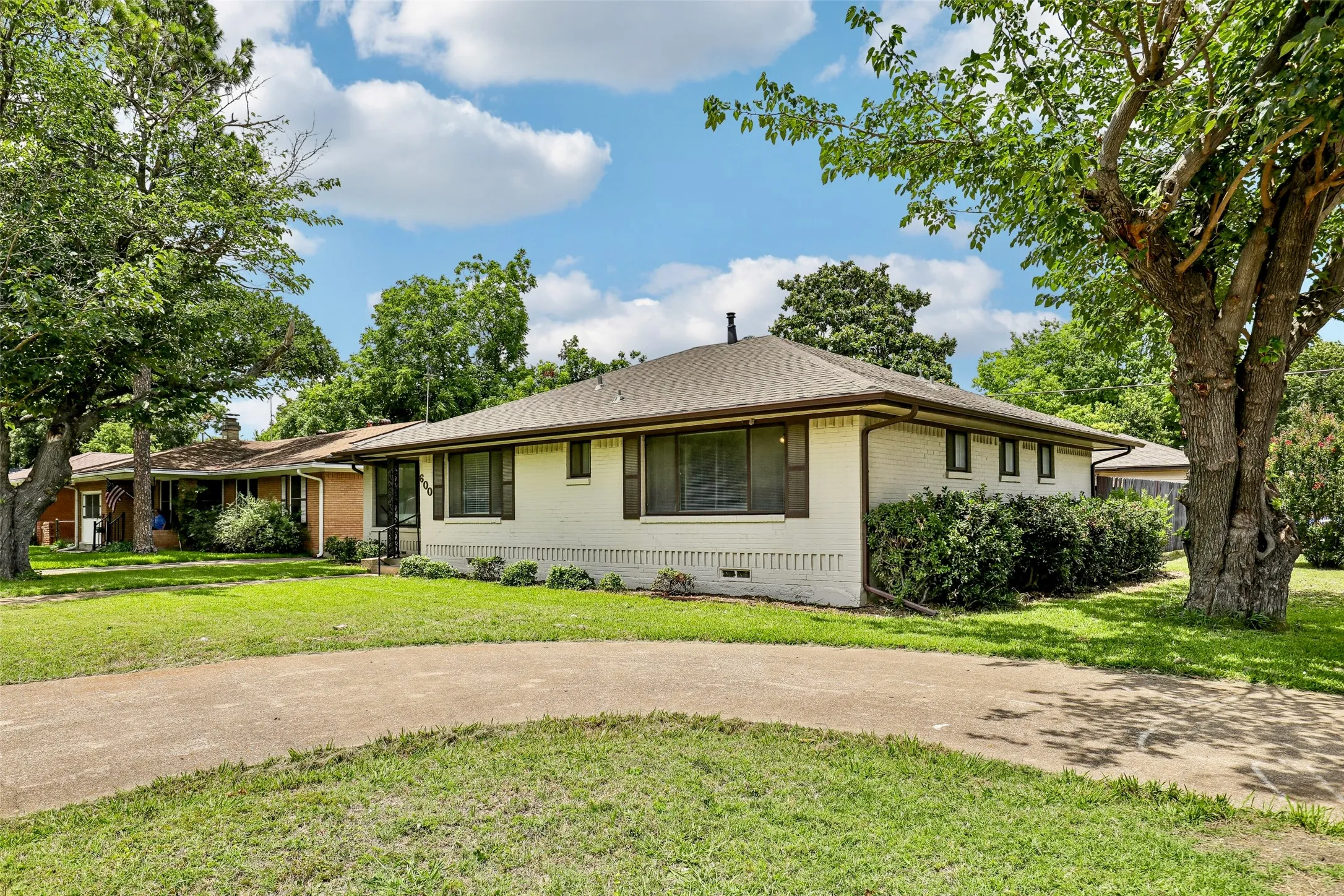 1452 Sq. Ft. 3 Bed, 2 Bath, 2-Car Garage