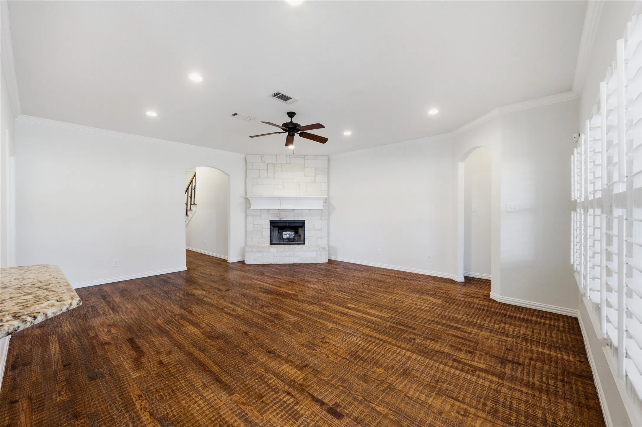 Single Family Residence For Sale in Ellis County , 164 Horseshoe Bend, Waxahachie, Texas 75165, 5 Bedroom, 3 Bathroom, 2 Garage spaces, 2,777 Sqft, built in 2010, mls#21316524, Real Estate Agent in Waxahachie, Homes For Sale in Ellis county, Homes For Sale in Waxahachie, Realtor in Waxahachie Texas, Real Estate Brokerage Independent Realty Texas, Luminita Cordes Realtor