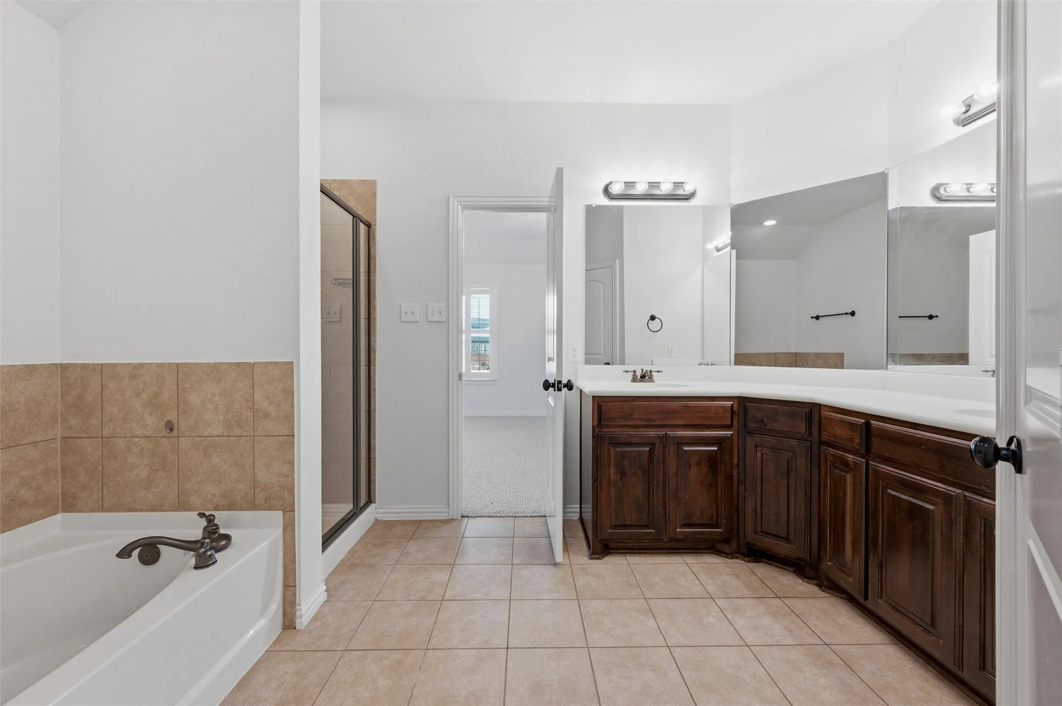 Single Family Residence For Sale in Ellis County , 164 Horseshoe Bend, Waxahachie, Texas 75165, 5 Bedroom, 3 Bathroom, 2 Garage spaces, 2,777 Sqft, built in 2010, mls#21316524, Real Estate Agent in Waxahachie, Homes For Sale in Ellis county, Homes For Sale in Waxahachie, Realtor in Waxahachie Texas, Real Estate Brokerage Independent Realty Texas, Luminita Cordes Realtor