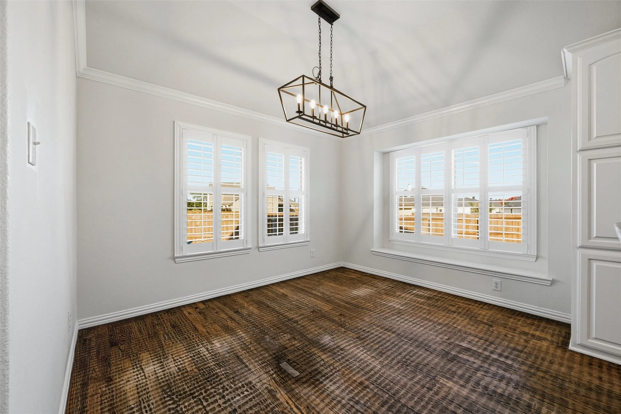 Single Family Residence For Sale in Ellis County , 164 Horseshoe Bend, Waxahachie, Texas 75165, 5 Bedroom, 3 Bathroom, 2 Garage spaces, 2,777 Sqft, built in 2010, mls#21316524, Real Estate Agent in Waxahachie, Homes For Sale in Ellis county, Homes For Sale in Waxahachie, Realtor in Waxahachie Texas, Real Estate Brokerage Independent Realty Texas, Luminita Cordes Realtor