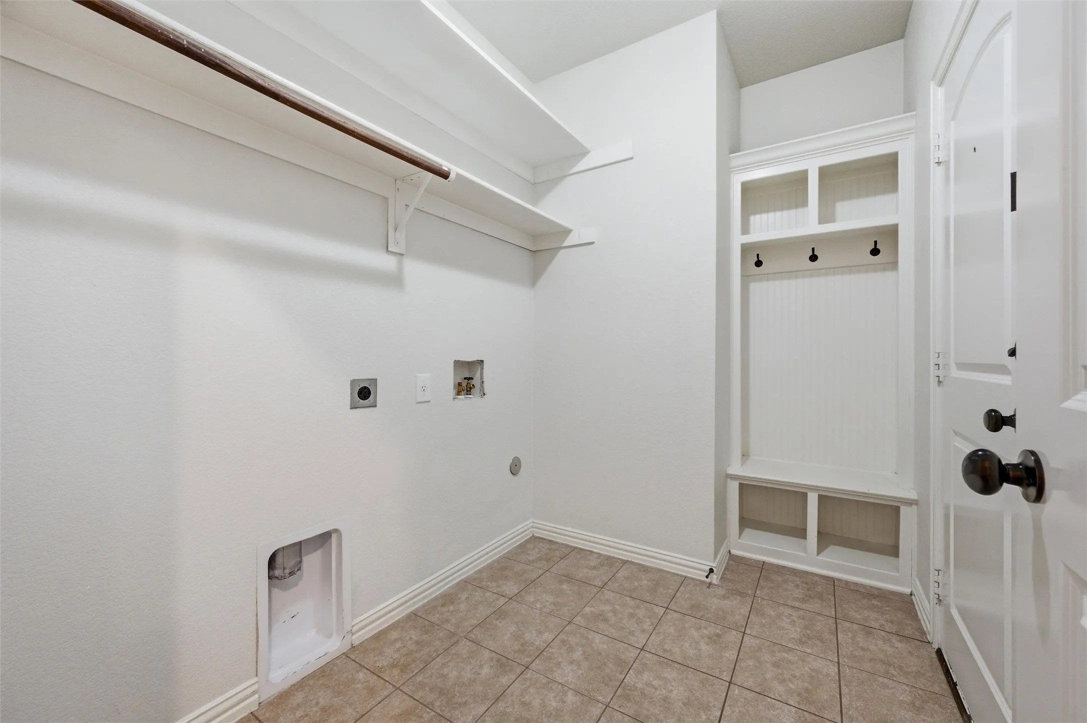 Single Family Residence For Sale in Ellis County , 164 Horseshoe Bend, Waxahachie, Texas 75165, 5 Bedroom, 3 Bathroom, 2 Garage spaces, 2,777 Sqft, built in 2010, mls#21316524, Real Estate Agent in Waxahachie, Homes For Sale in Ellis county, Homes For Sale in Waxahachie, Realtor in Waxahachie Texas, Real Estate Brokerage Independent Realty Texas, Luminita Cordes Realtor
