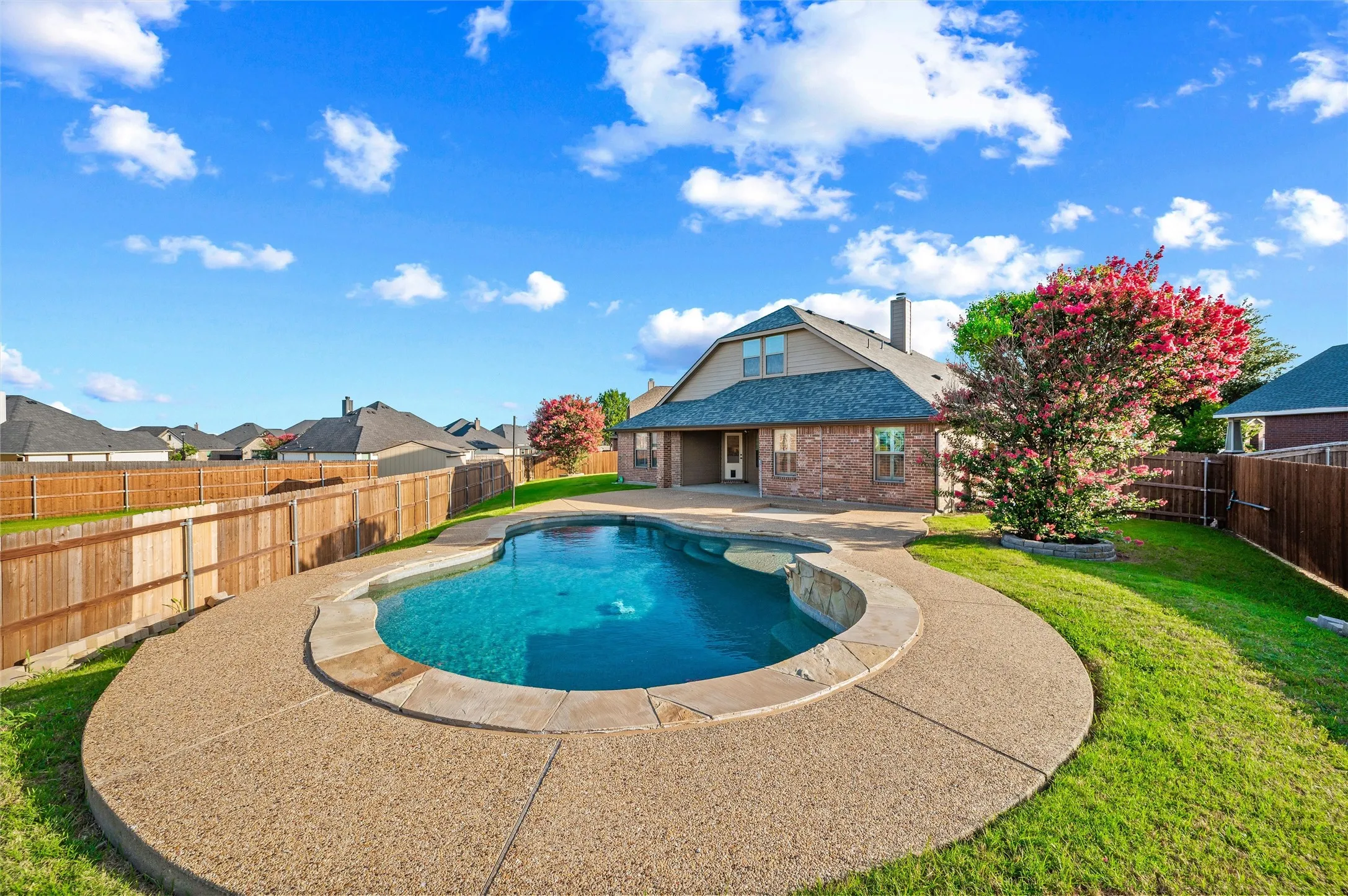 Single Family Residence For Sale in Ellis County , 164 Horseshoe Bend, Waxahachie, Texas 75165, 5 Bedroom, 3 Bathroom, 2 Garage spaces, 2,777 Sqft, built in 2010, mls#21316524, Real Estate Agent in Waxahachie, Homes For Sale in Ellis county, Homes For Sale in Waxahachie, Realtor in Waxahachie Texas, Real Estate Brokerage Independent Realty Texas, Luminita Cordes Realtor
