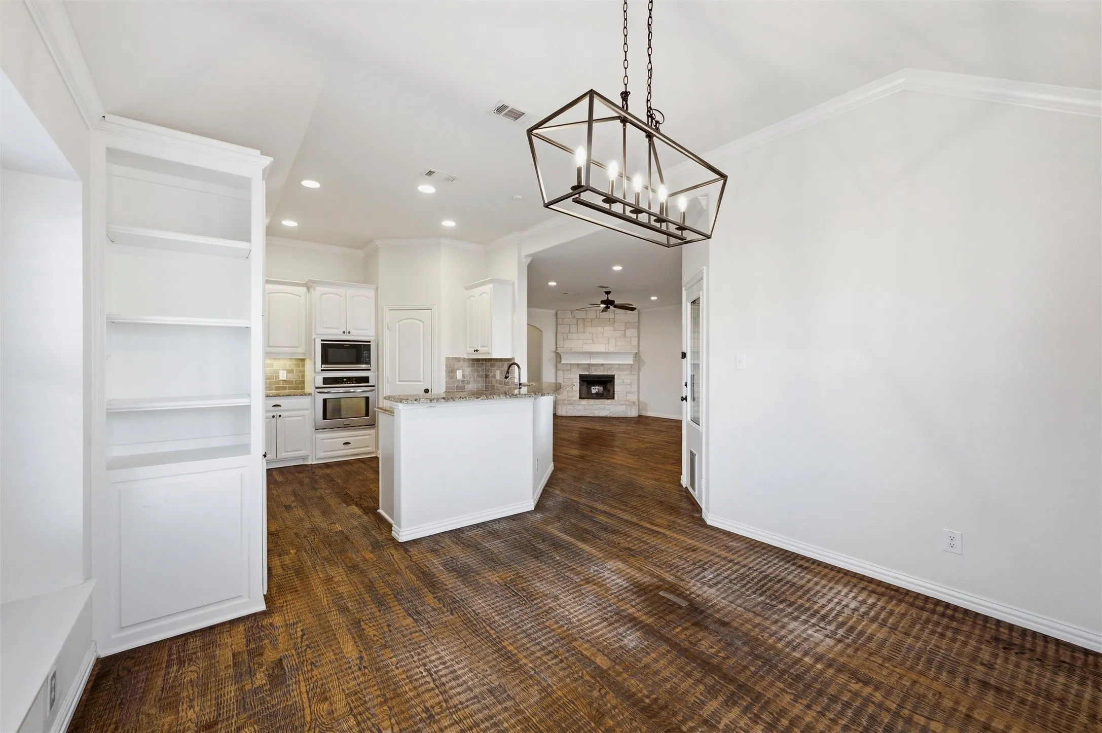 Single Family Residence For Sale in Ellis County , 164 Horseshoe Bend, Waxahachie, Texas 75165, 5 Bedroom, 3 Bathroom, 2 Garage spaces, 2,777 Sqft, built in 2010, mls#21316524, Real Estate Agent in Waxahachie, Homes For Sale in Ellis county, Homes For Sale in Waxahachie, Realtor in Waxahachie Texas, Real Estate Brokerage Independent Realty Texas, Luminita Cordes Realtor