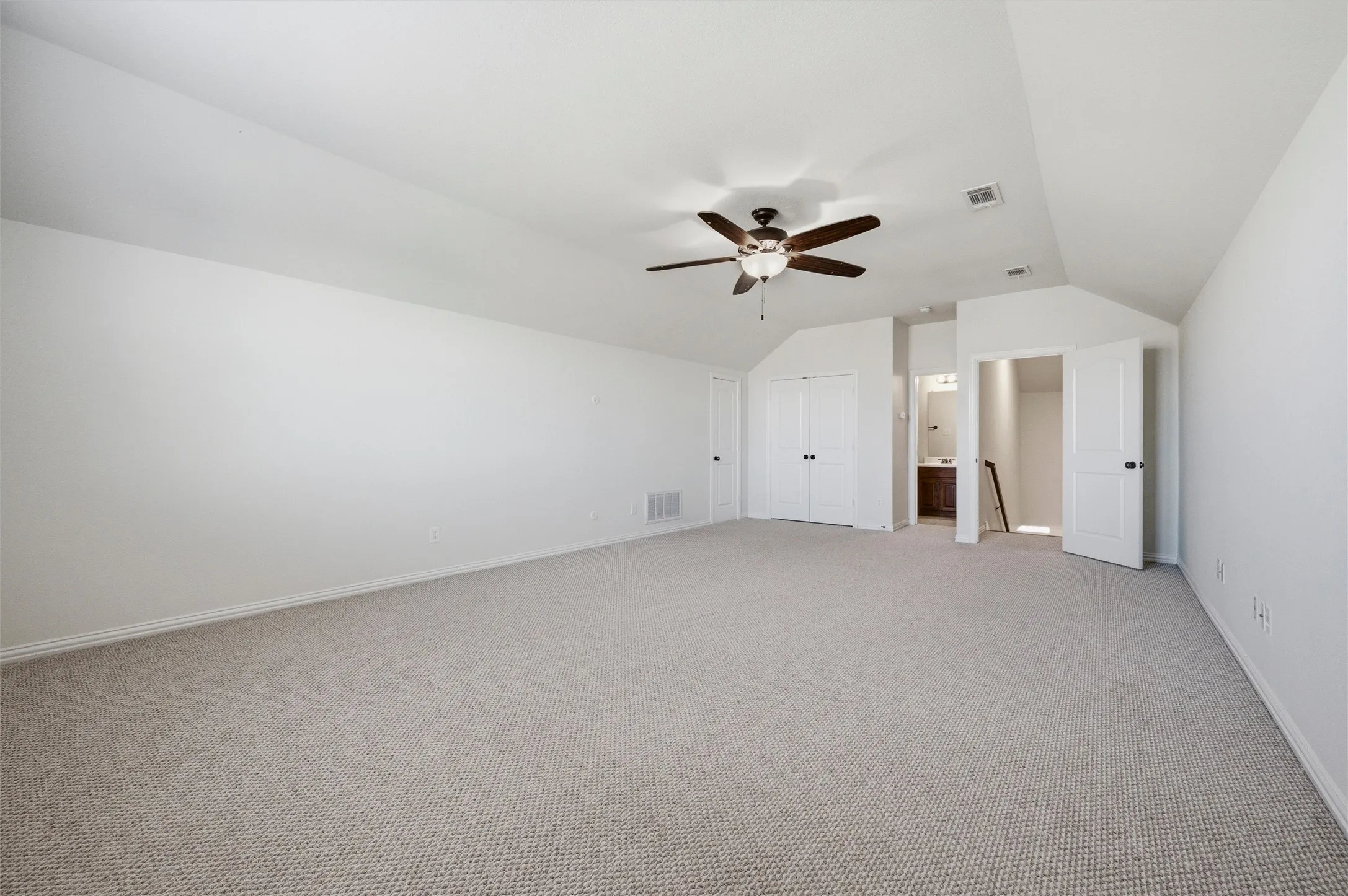 Single Family Residence For Sale in Ellis County , 164 Horseshoe Bend, Waxahachie, Texas 75165, 5 Bedroom, 3 Bathroom, 2 Garage spaces, 2,777 Sqft, built in 2010, mls#21316524, Real Estate Agent in Waxahachie, Homes For Sale in Ellis county, Homes For Sale in Waxahachie, Realtor in Waxahachie Texas, Real Estate Brokerage Independent Realty Texas, Luminita Cordes Realtor
