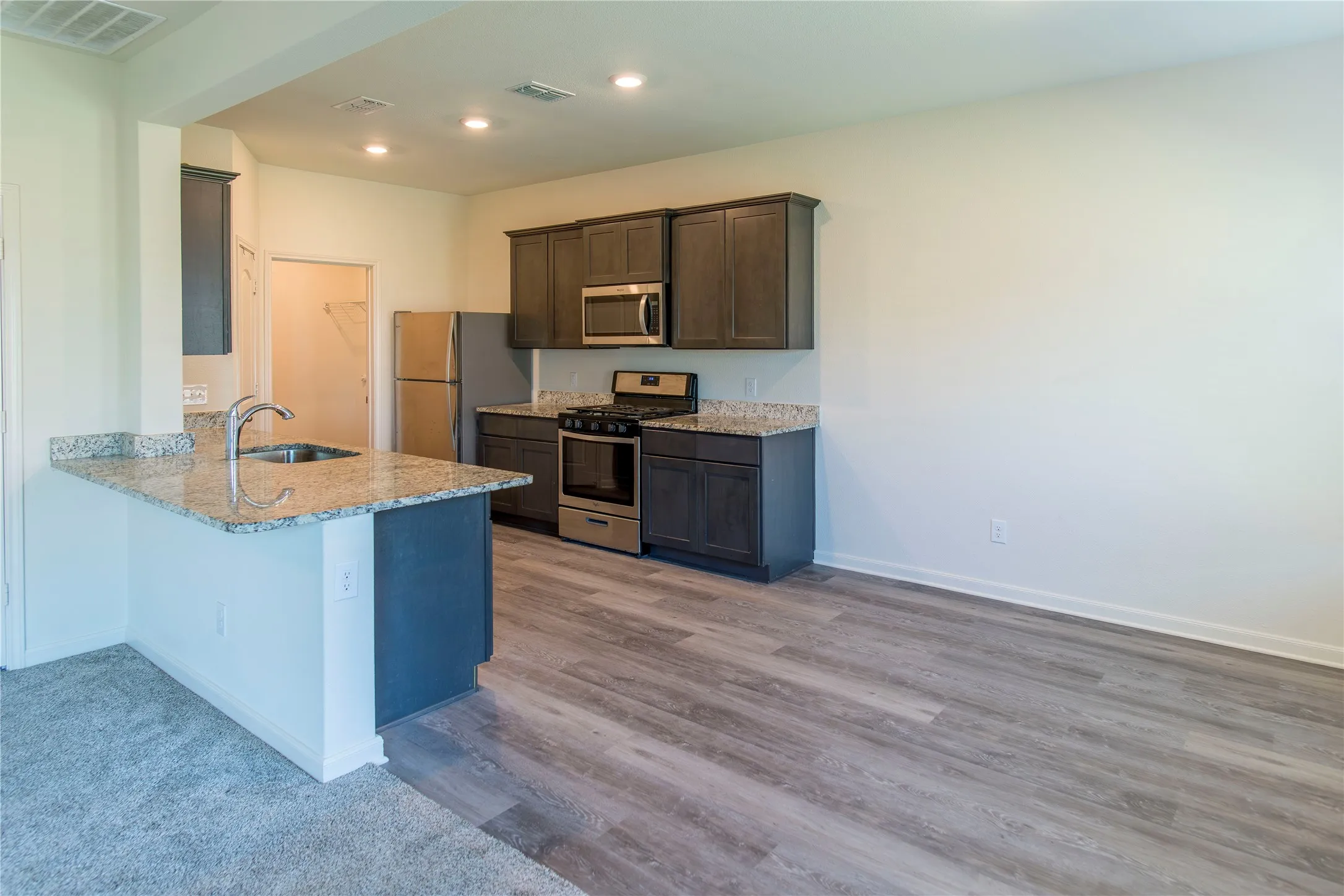 Kitchen & Dining area