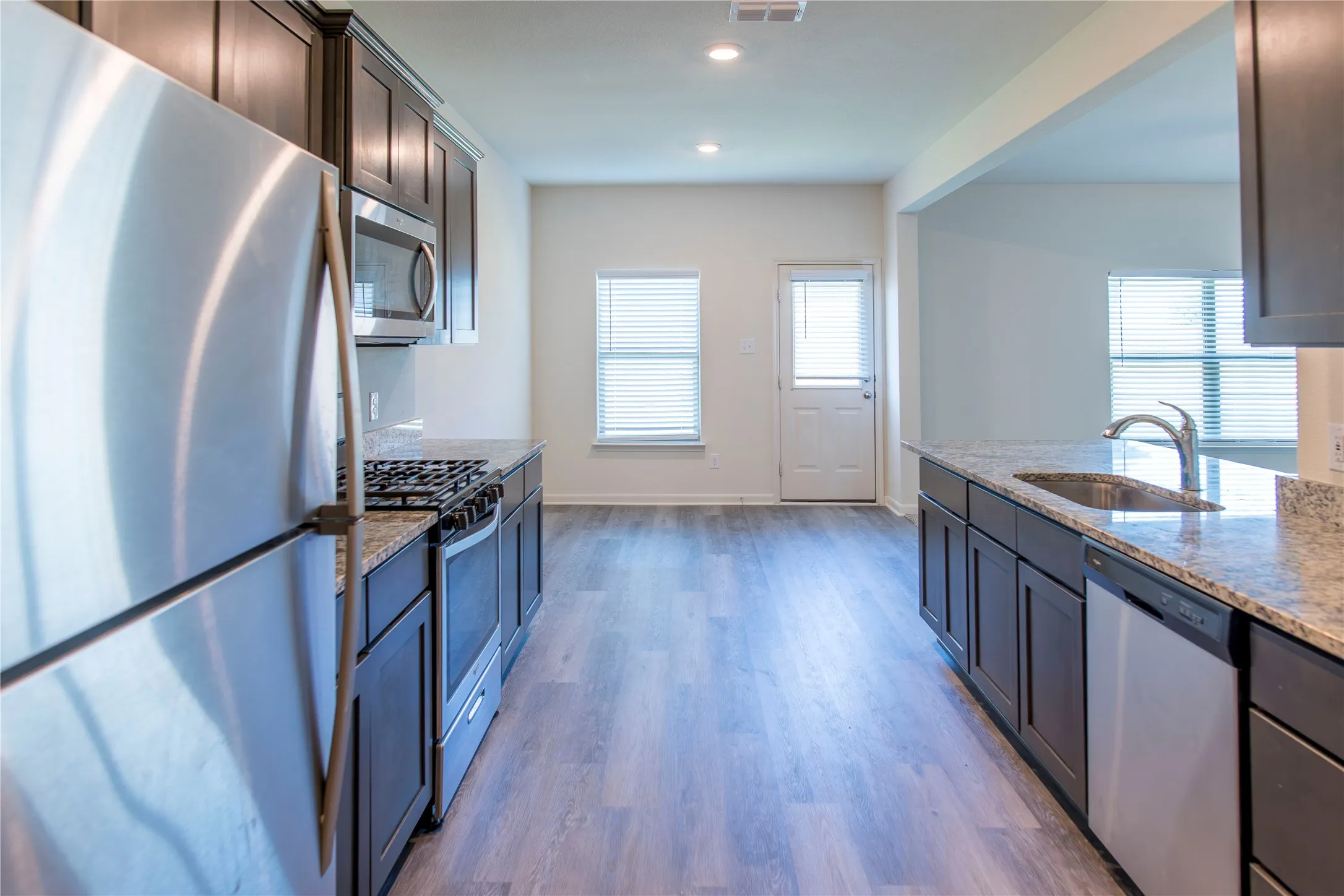 Single Family Residence For Sale in Denton County , 1825 Fergus Drive, Ponder, Texas 76259, 4 Bedroom, 3 Bathroom, 2 Garage spaces, 2,054 Sqft, built in 2021, mls#21316206, Real Estate Agent in Ponder, Homes For Sale in Denton county, Homes For Sale in Ponder, Realtor in Ponder Texas, Real Estate Brokerage Independent Realty Texas, Luminita Cordes Realtor