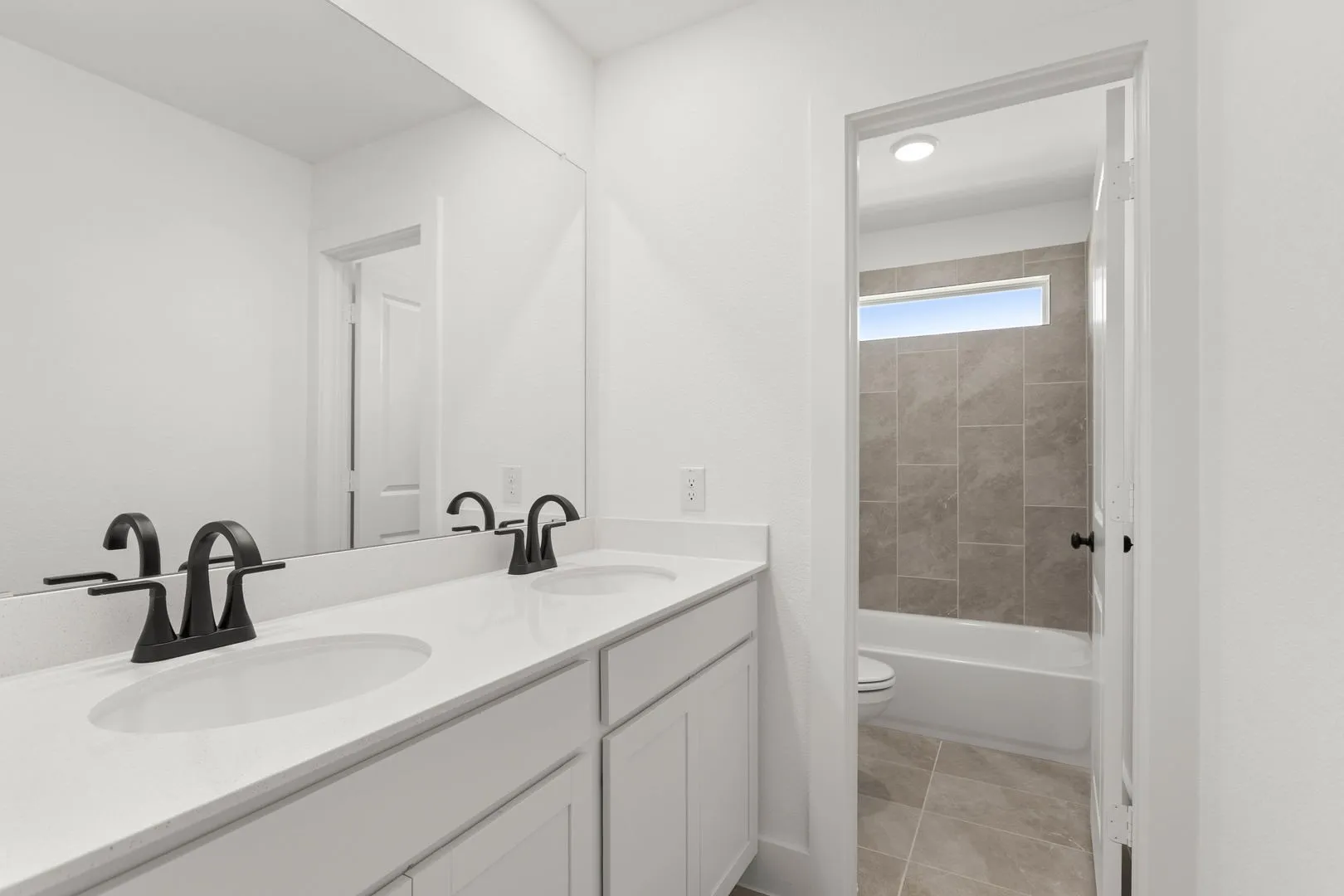 5253 Valkaria-Bathroom-1