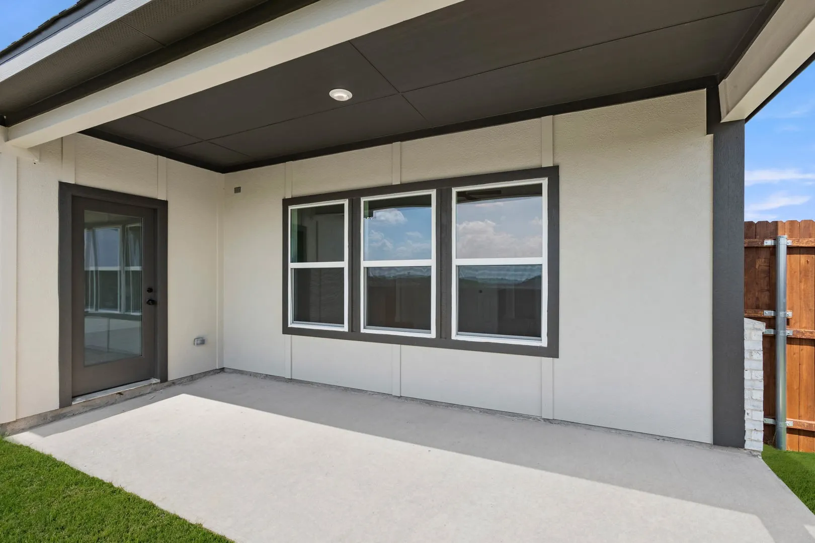 5253 Valkaria-Patio-1