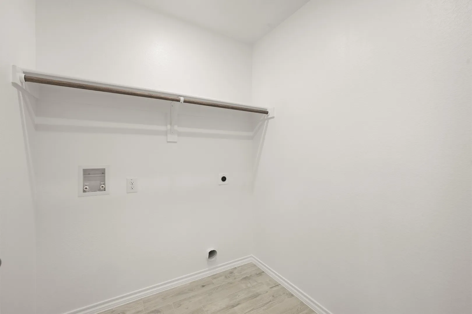 2637 River Bank- Utility-1