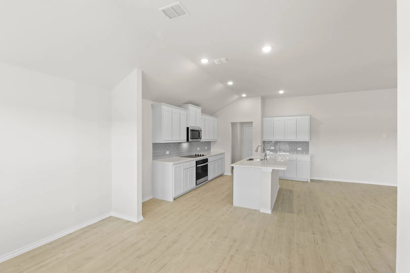2613 River Bank-Dining-2