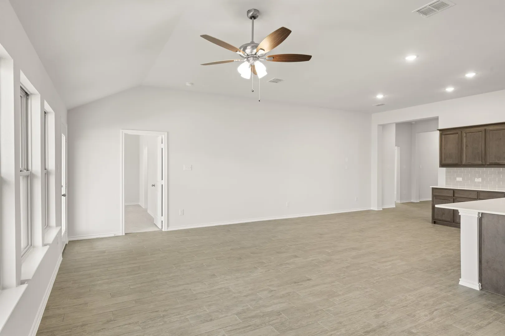 15016 Amantes- Living Room-2