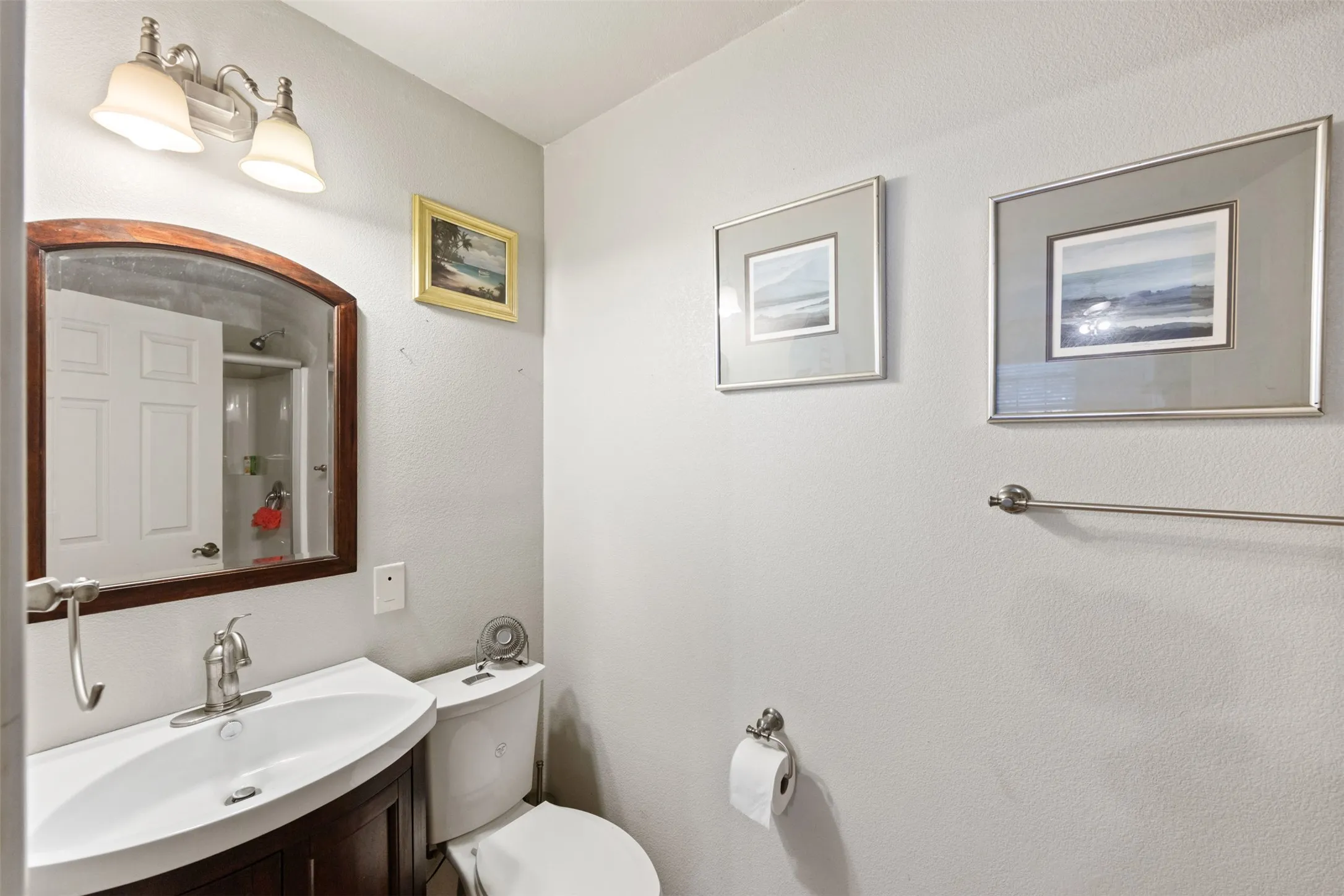 Full bathroom in pool house