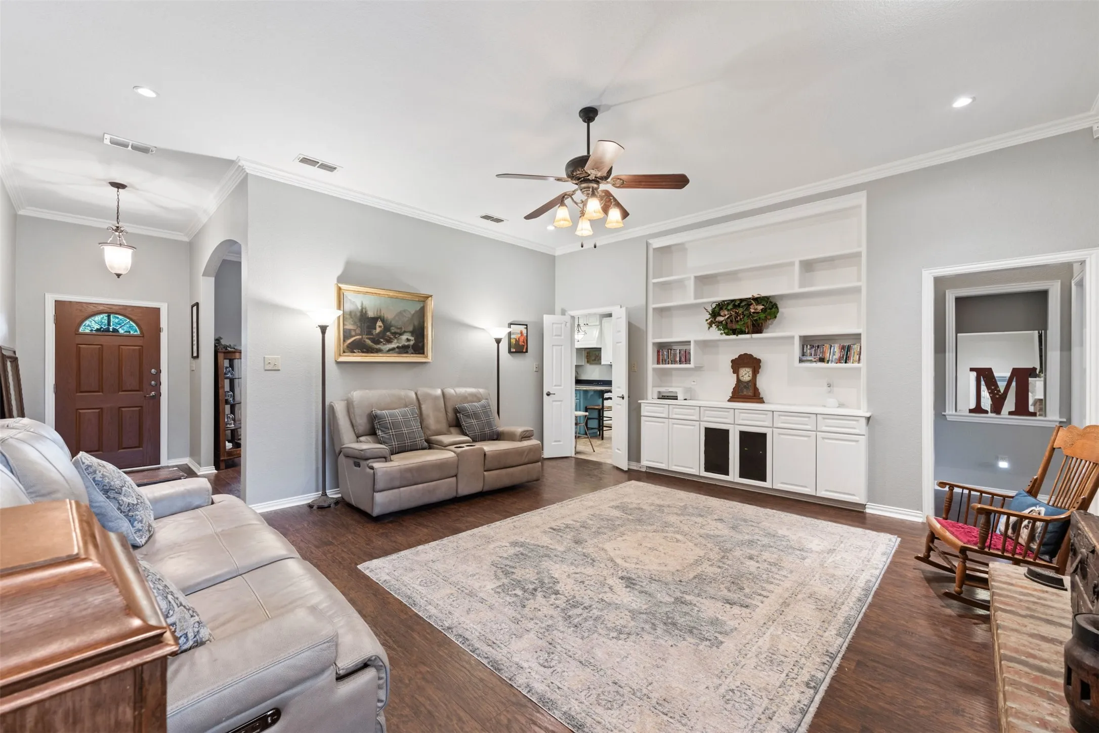 Single Family Residence For Sale in Johnson County , 3900 Creekside Court, Burleson, Texas 76028, 4 Bedroom, 4 Bathroom, 4 Garage spaces, 2,698 Sqft, built in 2003, mls#21314585, Real Estate Agent in Burleson, Homes For Sale in Johnson county, Homes For Sale in Burleson, Realtor in Burleson Texas, Real Estate Brokerage Independent Realty Texas, Luminita Cordes Realtor