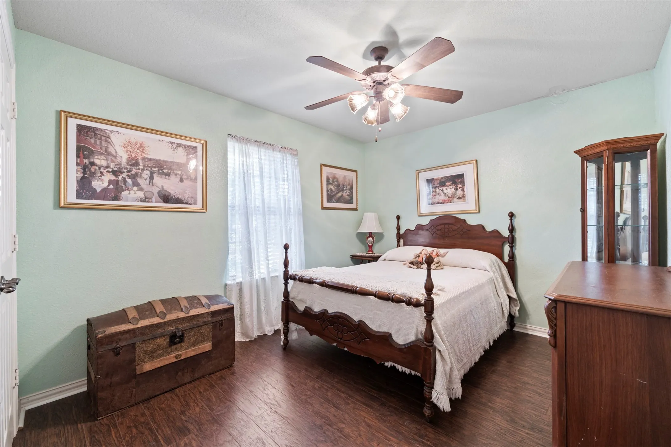 Single Family Residence For Sale in Johnson County , 3900 Creekside Court, Burleson, Texas 76028, 4 Bedroom, 4 Bathroom, 4 Garage spaces, 2,698 Sqft, built in 2003, mls#21314585, Real Estate Agent in Burleson, Homes For Sale in Johnson county, Homes For Sale in Burleson, Realtor in Burleson Texas, Real Estate Brokerage Independent Realty Texas, Luminita Cordes Realtor
