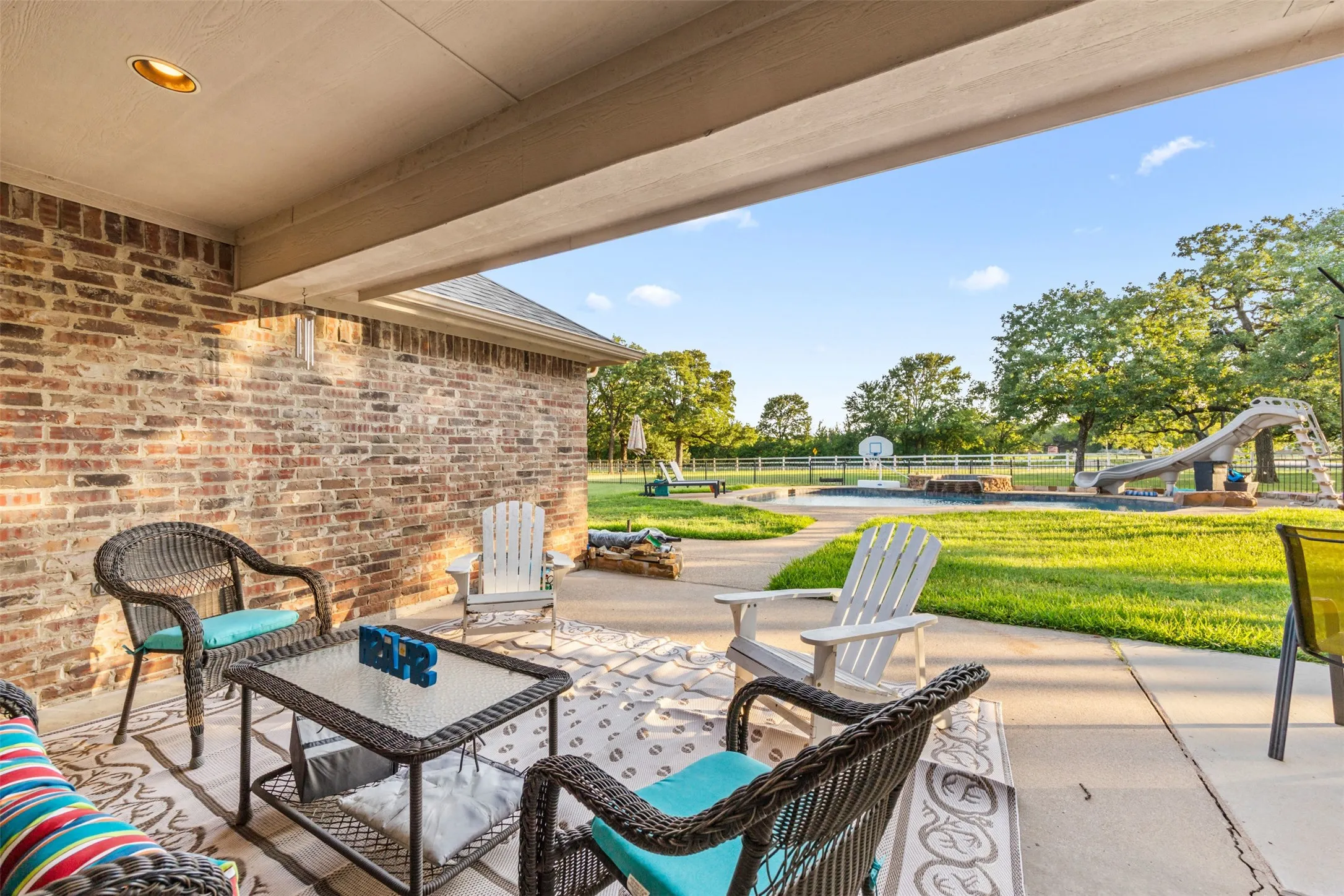 Single Family Residence For Sale in Johnson County , 3900 Creekside Court, Burleson, Texas 76028, 4 Bedroom, 4 Bathroom, 4 Garage spaces, 2,698 Sqft, built in 2003, mls#21314585, Real Estate Agent in Burleson, Homes For Sale in Johnson county, Homes For Sale in Burleson, Realtor in Burleson Texas, Real Estate Brokerage Independent Realty Texas, Luminita Cordes Realtor