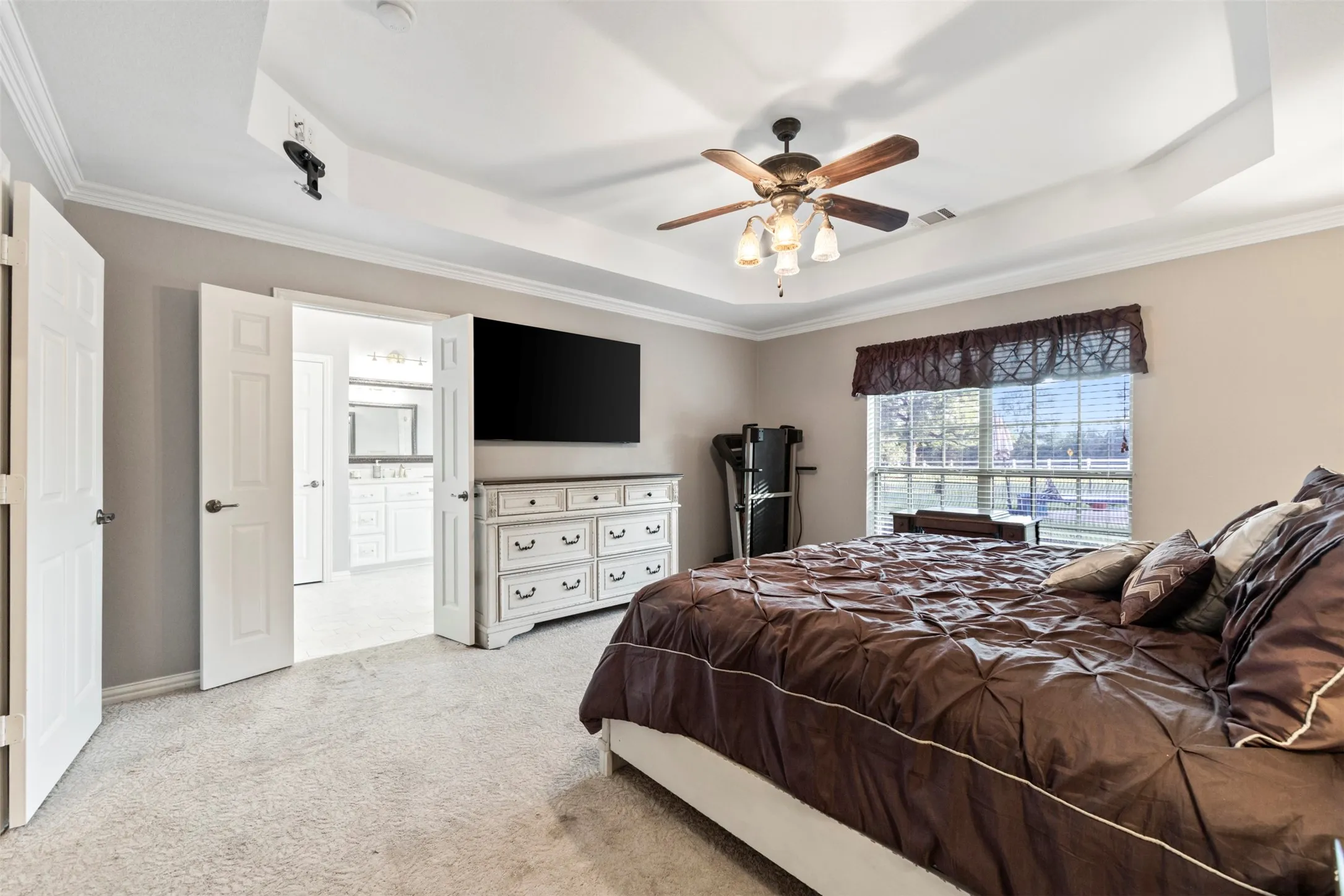 Single Family Residence For Sale in Johnson County , 3900 Creekside Court, Burleson, Texas 76028, 4 Bedroom, 4 Bathroom, 4 Garage spaces, 2,698 Sqft, built in 2003, mls#21314585, Real Estate Agent in Burleson, Homes For Sale in Johnson county, Homes For Sale in Burleson, Realtor in Burleson Texas, Real Estate Brokerage Independent Realty Texas, Luminita Cordes Realtor