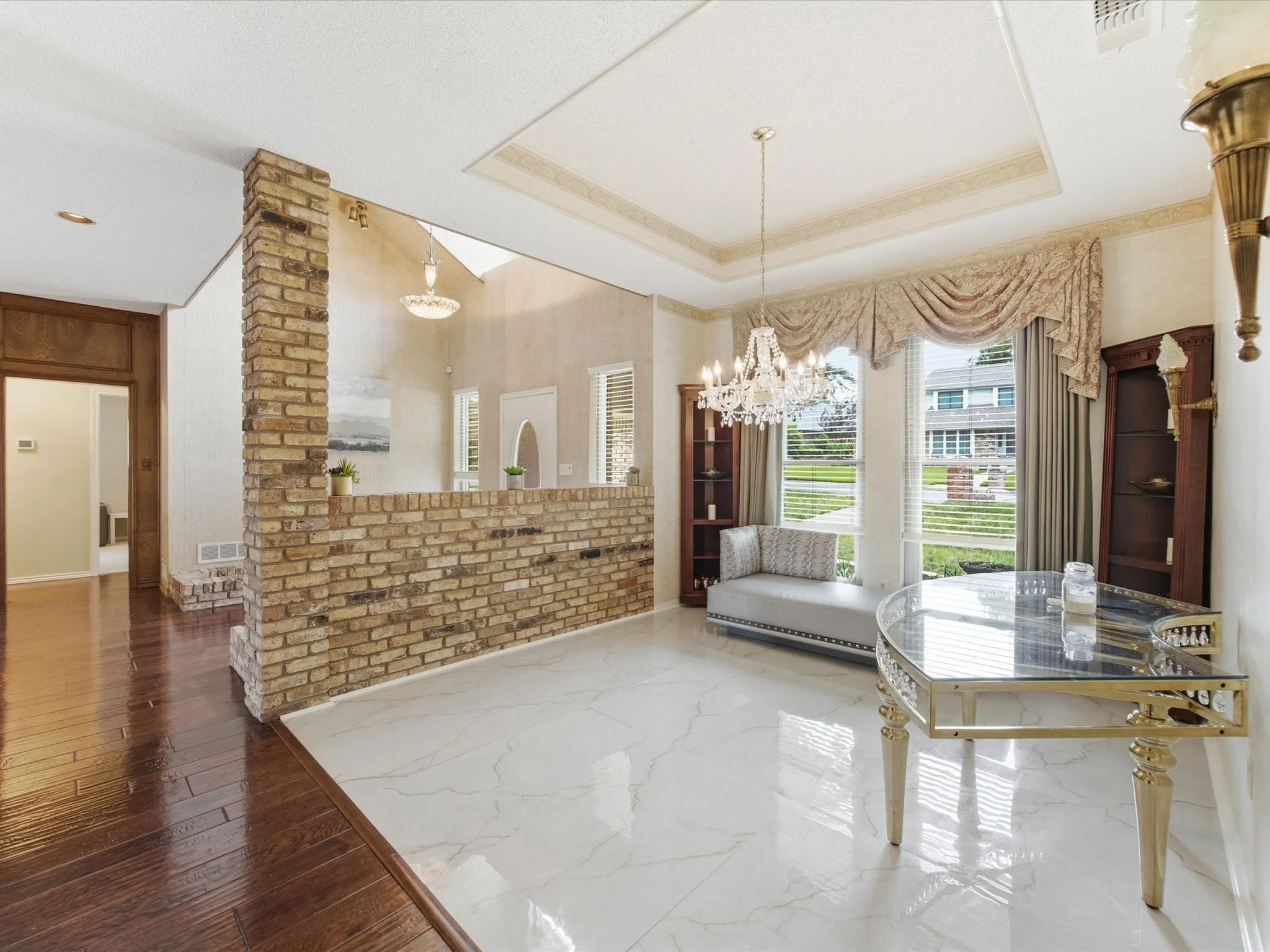 Single Family Residence For Sale in Tarrant County , 3701 Waycross Court, Arlington, Texas 76016, 4 Bedroom, 3 Bathroom, 2 Garage spaces, 2,816 Sqft, built in 1980, mls#21316490, Real Estate Agent in Arlington, Homes For Sale in Tarrant county, Homes For Sale in Arlington, Realtor in Arlington Texas, Real Estate Brokerage Independent Realty Texas, Luminita Cordes Realtor