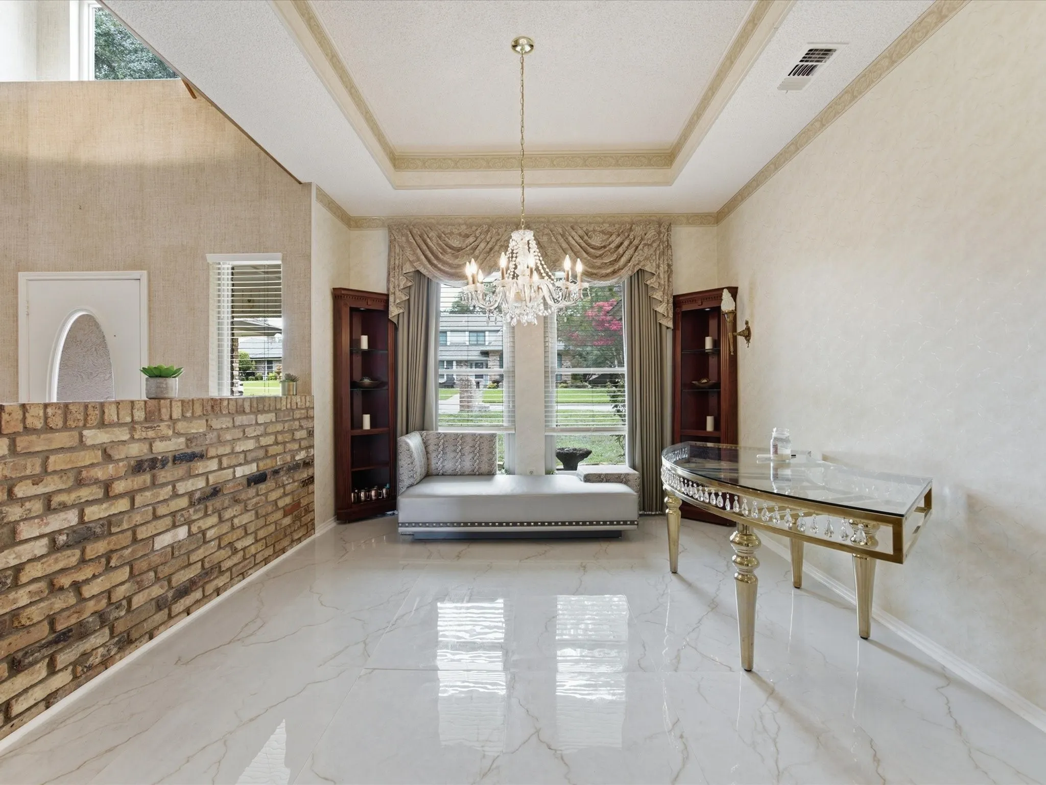Single Family Residence For Sale in Tarrant County , 3701 Waycross Court, Arlington, Texas 76016, 4 Bedroom, 3 Bathroom, 2 Garage spaces, 2,816 Sqft, built in 1980, mls#21316490, Real Estate Agent in Arlington, Homes For Sale in Tarrant county, Homes For Sale in Arlington, Realtor in Arlington Texas, Real Estate Brokerage Independent Realty Texas, Luminita Cordes Realtor