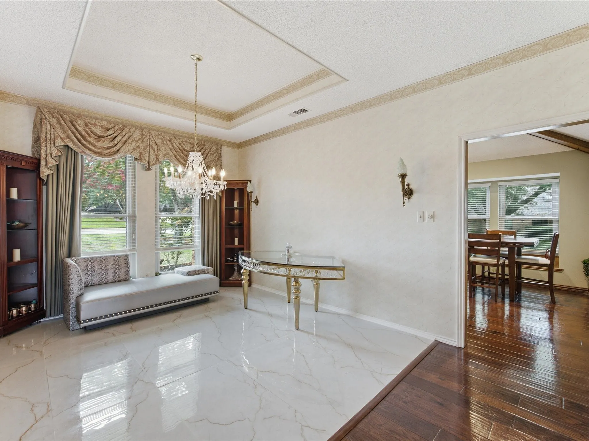 Single Family Residence For Sale in Tarrant County , 3701 Waycross Court, Arlington, Texas 76016, 4 Bedroom, 3 Bathroom, 2 Garage spaces, 2,816 Sqft, built in 1980, mls#21316490, Real Estate Agent in Arlington, Homes For Sale in Tarrant county, Homes For Sale in Arlington, Realtor in Arlington Texas, Real Estate Brokerage Independent Realty Texas, Luminita Cordes Realtor