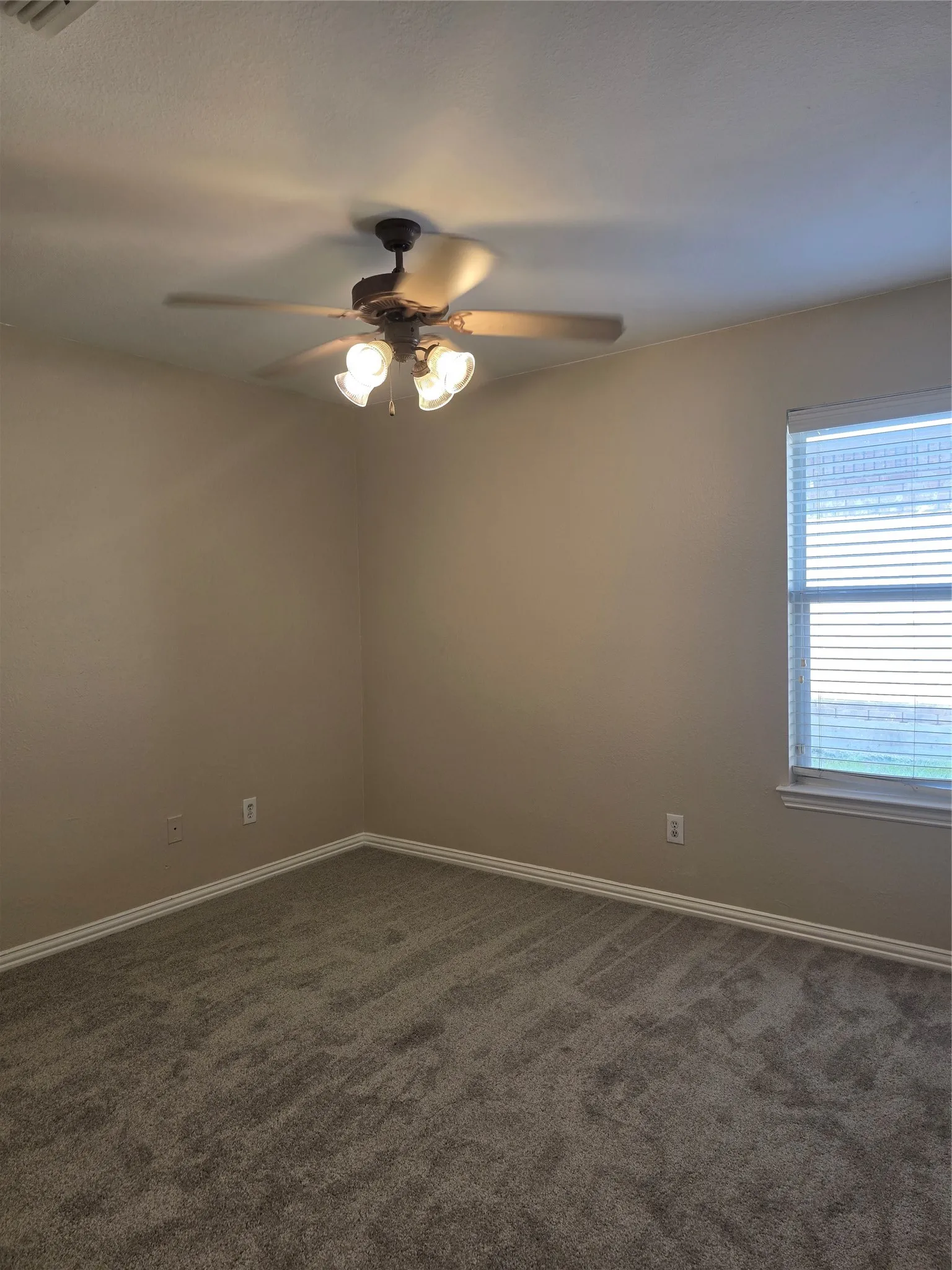Single Family Residence For Rent in Collin County , 7617 Uvalde Way, Mc Kinney, Texas 75071, 4 Bedroom, 2 Bathroom, 2 Garage spaces, 2,456 Sqft, built in 2004, mls#21316556, Real Estate Agent in Mc Kinney, Homes For Rent in Collin county, Homes For Rent in Mc Kinney, Realtor in Mc Kinney Texas, Real Estate Brokerage Independent Realty Texas, Luminita Cordes Realtor