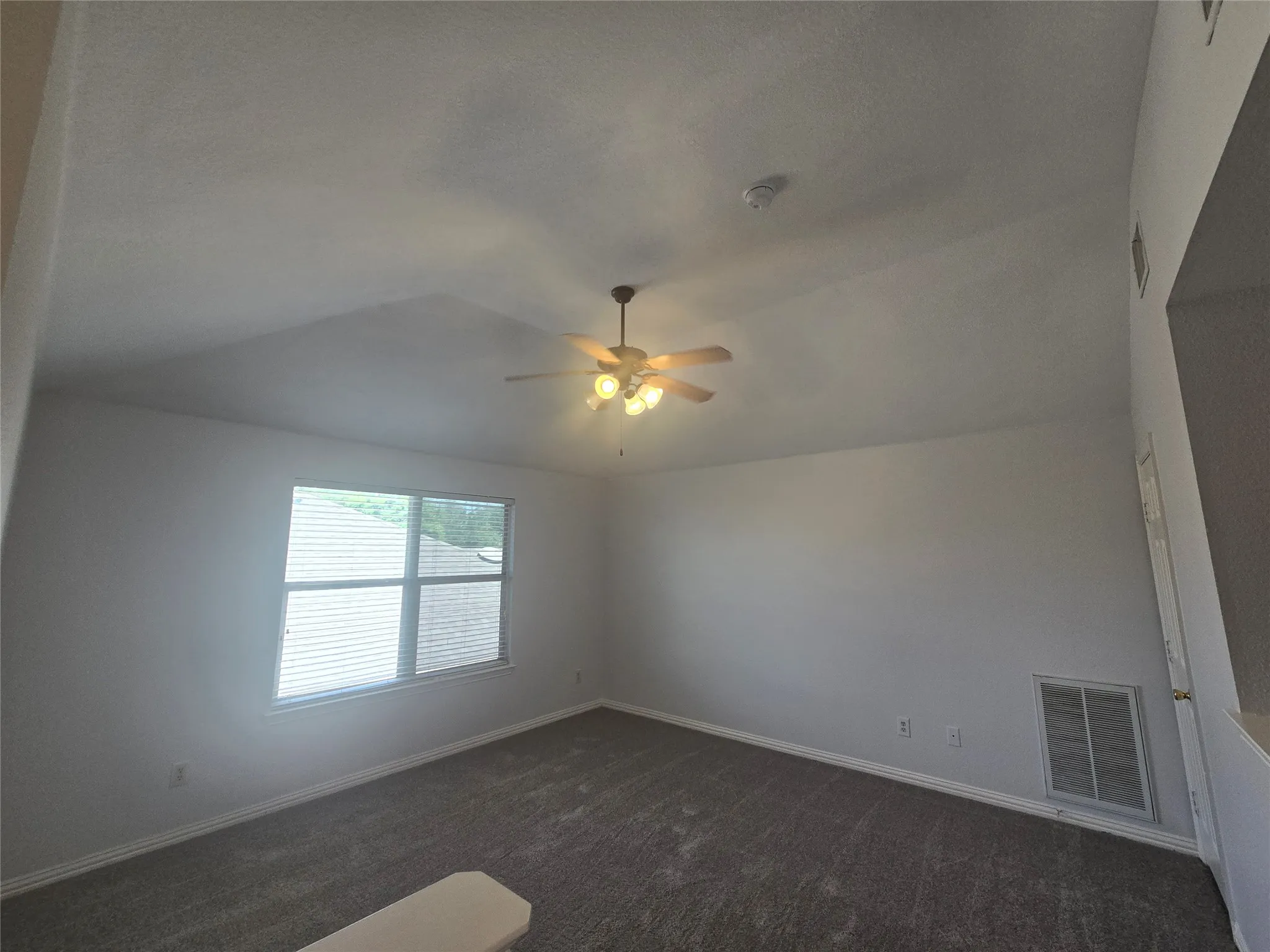 Single Family Residence For Rent in Collin County , 7617 Uvalde Way, Mc Kinney, Texas 75071, 4 Bedroom, 2 Bathroom, 2 Garage spaces, 2,456 Sqft, built in 2004, mls#21316556, Real Estate Agent in Mc Kinney, Homes For Rent in Collin county, Homes For Rent in Mc Kinney, Realtor in Mc Kinney Texas, Real Estate Brokerage Independent Realty Texas, Luminita Cordes Realtor