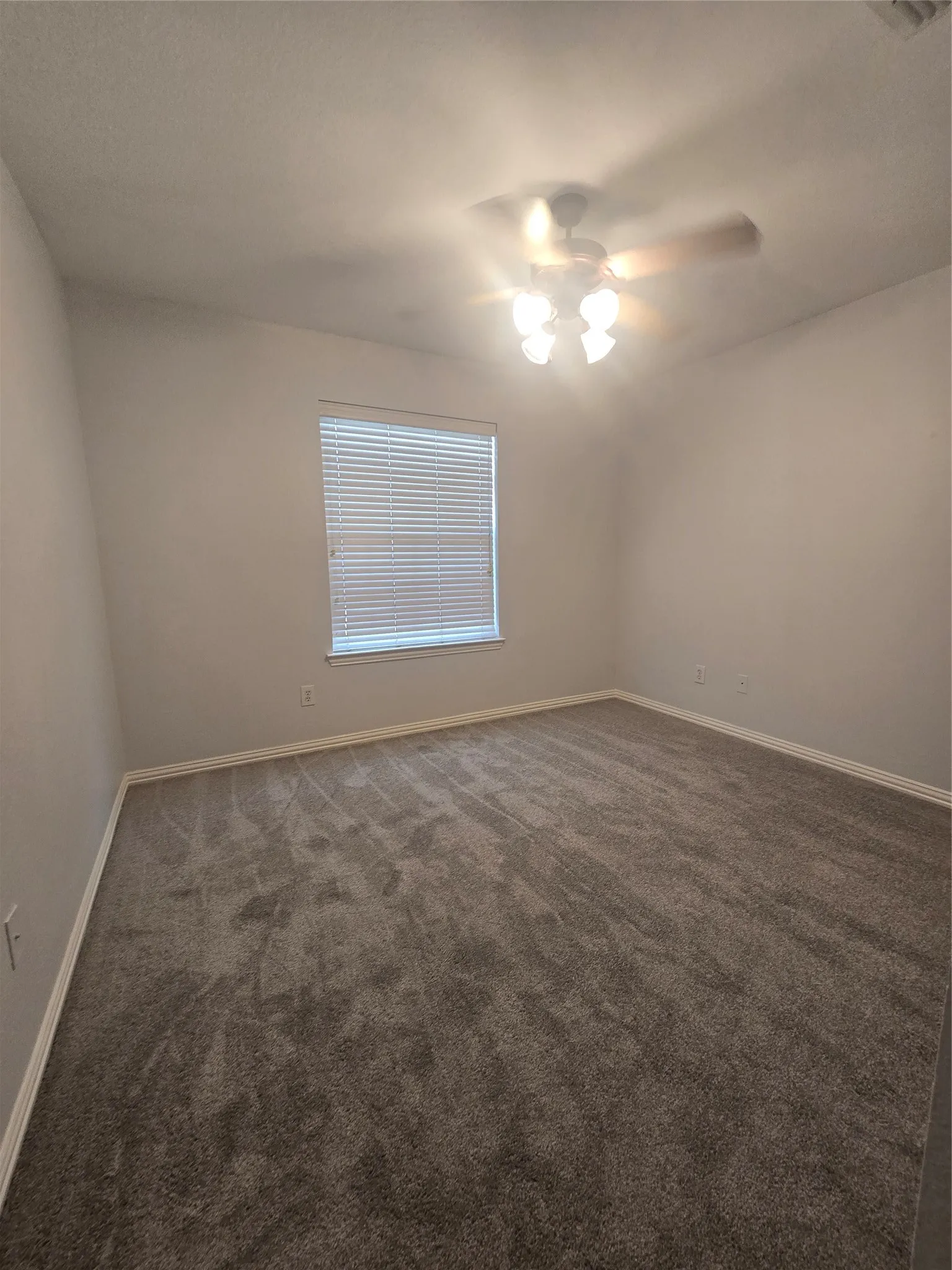 Single Family Residence For Rent in Collin County , 7617 Uvalde Way, Mc Kinney, Texas 75071, 4 Bedroom, 2 Bathroom, 2 Garage spaces, 2,456 Sqft, built in 2004, mls#21316556, Real Estate Agent in Mc Kinney, Homes For Rent in Collin county, Homes For Rent in Mc Kinney, Realtor in Mc Kinney Texas, Real Estate Brokerage Independent Realty Texas, Luminita Cordes Realtor