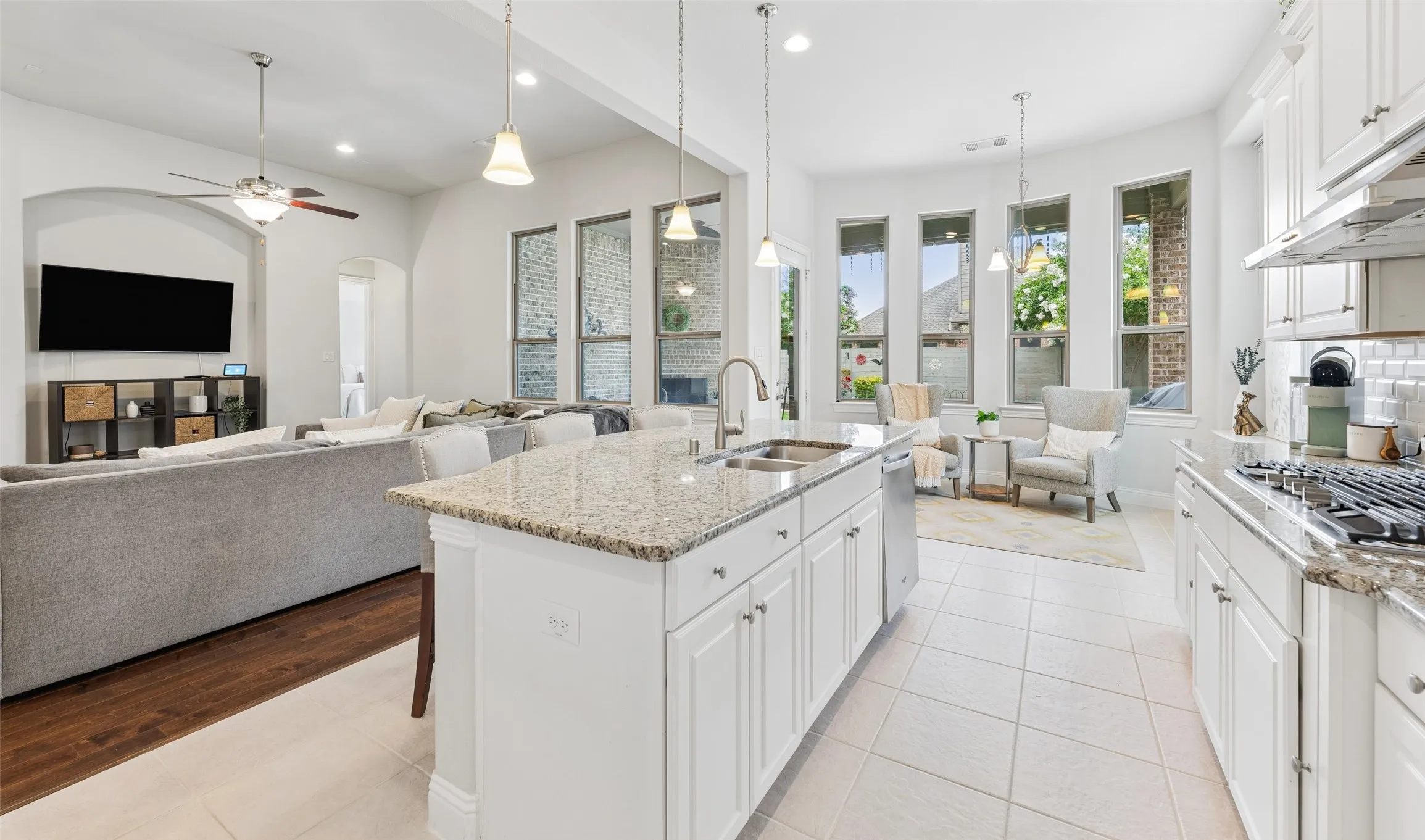 Single Family Residence For Sale in Denton County , 1509 9th Street, Argyle, Texas 76226, 4 Bedroom, 3 Bathroom, 2 Garage spaces, 2,585 Sqft, built in 2016, mls#21311750, Real Estate Agent in Argyle, Homes For Sale in Denton county, Homes For Sale in Argyle, Realtor in Argyle Texas, Real Estate Brokerage Independent Realty Texas, Luminita Cordes Realtor