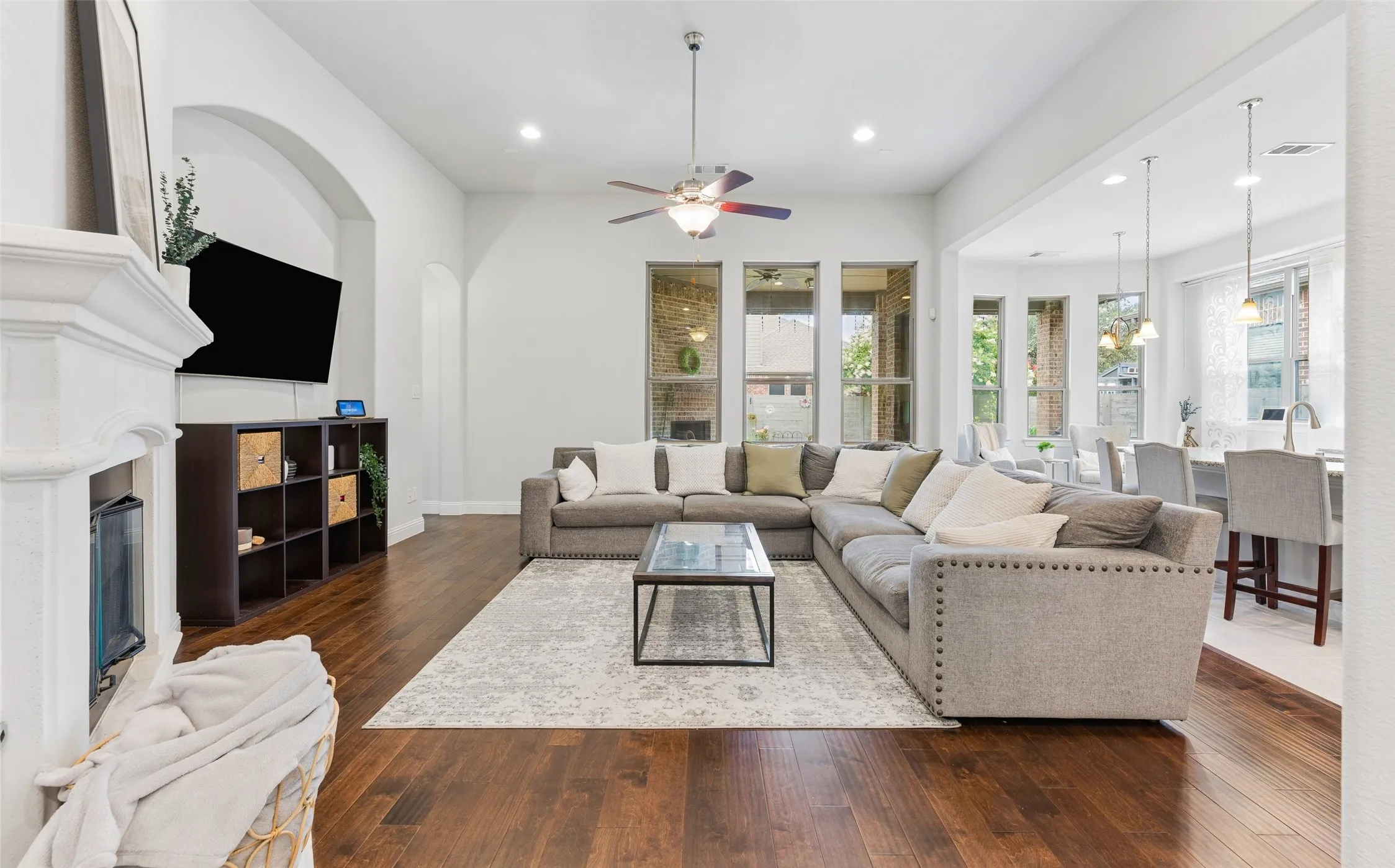 Single Family Residence For Sale in Denton County , 1509 9th Street, Argyle, Texas 76226, 4 Bedroom, 3 Bathroom, 2 Garage spaces, 2,585 Sqft, built in 2016, mls#21311750, Real Estate Agent in Argyle, Homes For Sale in Denton county, Homes For Sale in Argyle, Realtor in Argyle Texas, Real Estate Brokerage Independent Realty Texas, Luminita Cordes Realtor