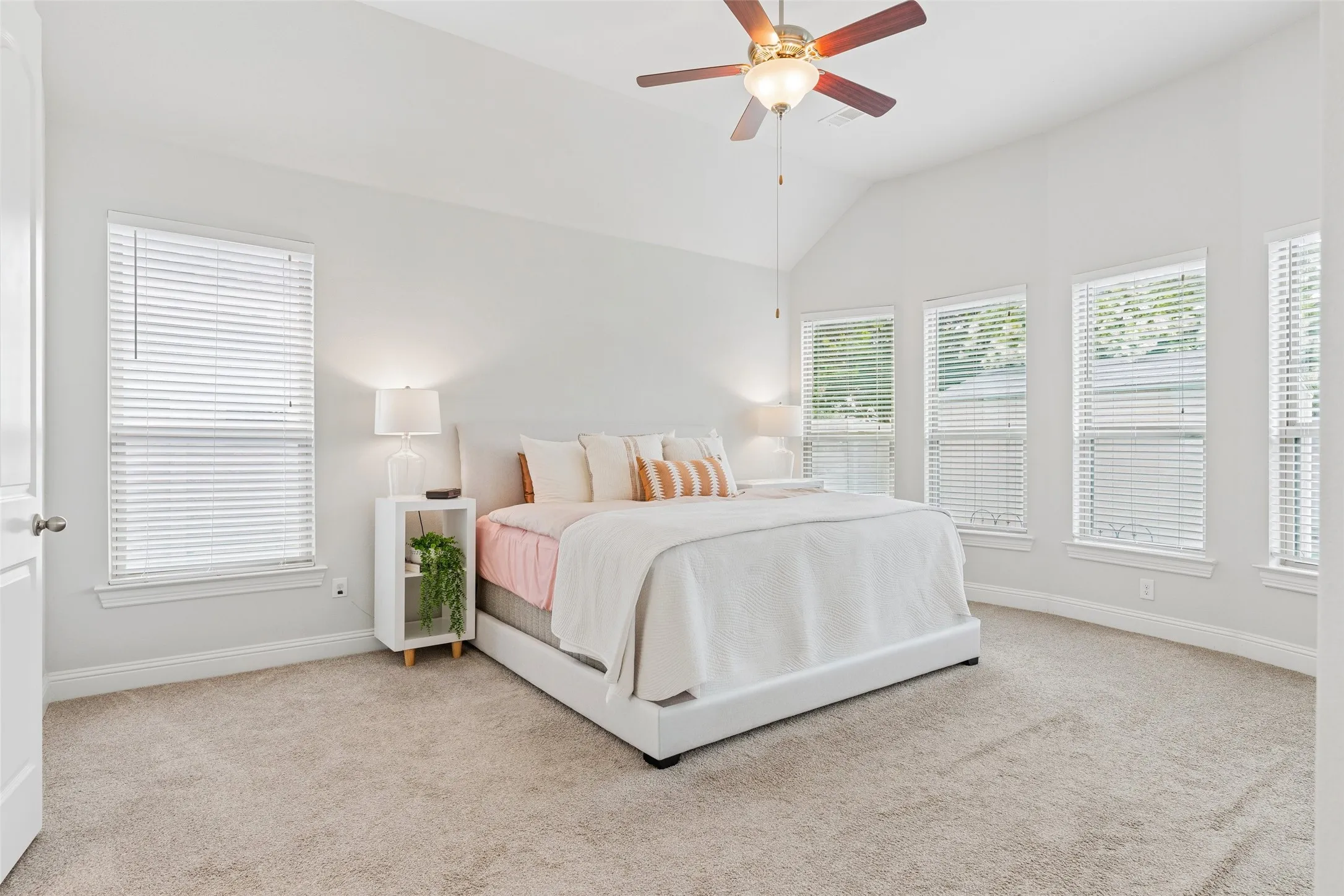 Single Family Residence For Sale in Denton County , 1509 9th Street, Argyle, Texas 76226, 4 Bedroom, 3 Bathroom, 2 Garage spaces, 2,585 Sqft, built in 2016, mls#21311750, Real Estate Agent in Argyle, Homes For Sale in Denton county, Homes For Sale in Argyle, Realtor in Argyle Texas, Real Estate Brokerage Independent Realty Texas, Luminita Cordes Realtor