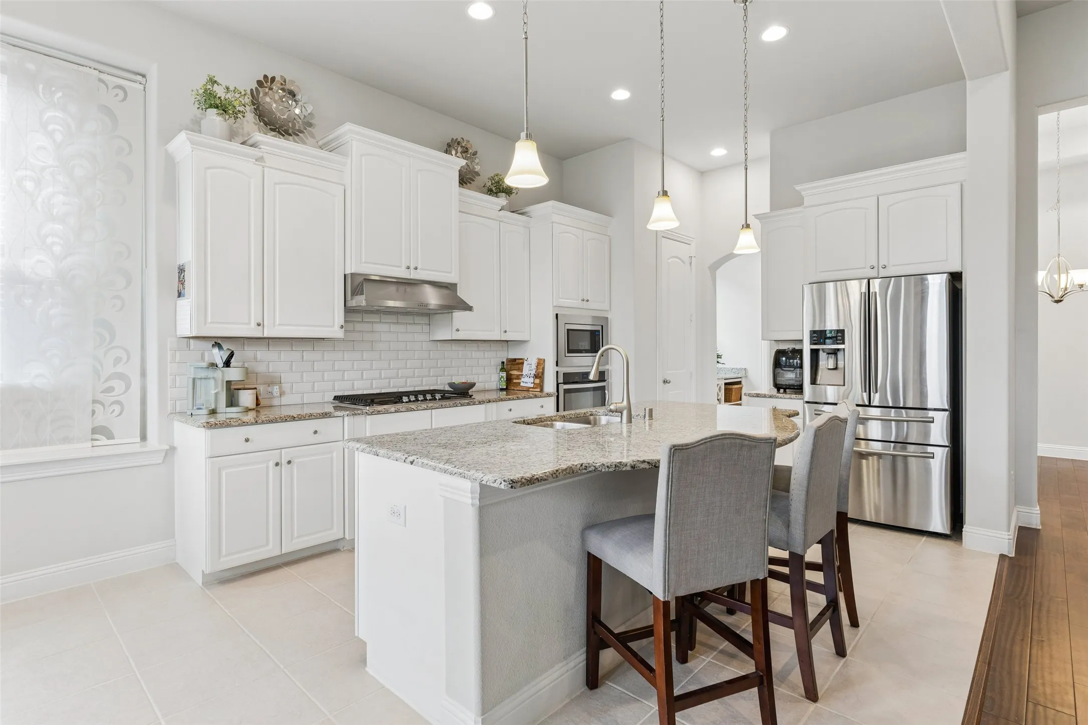 Single Family Residence For Sale in Denton County , 1509 9th Street, Argyle, Texas 76226, 4 Bedroom, 3 Bathroom, 2 Garage spaces, 2,585 Sqft, built in 2016, mls#21311750, Real Estate Agent in Argyle, Homes For Sale in Denton county, Homes For Sale in Argyle, Realtor in Argyle Texas, Real Estate Brokerage Independent Realty Texas, Luminita Cordes Realtor