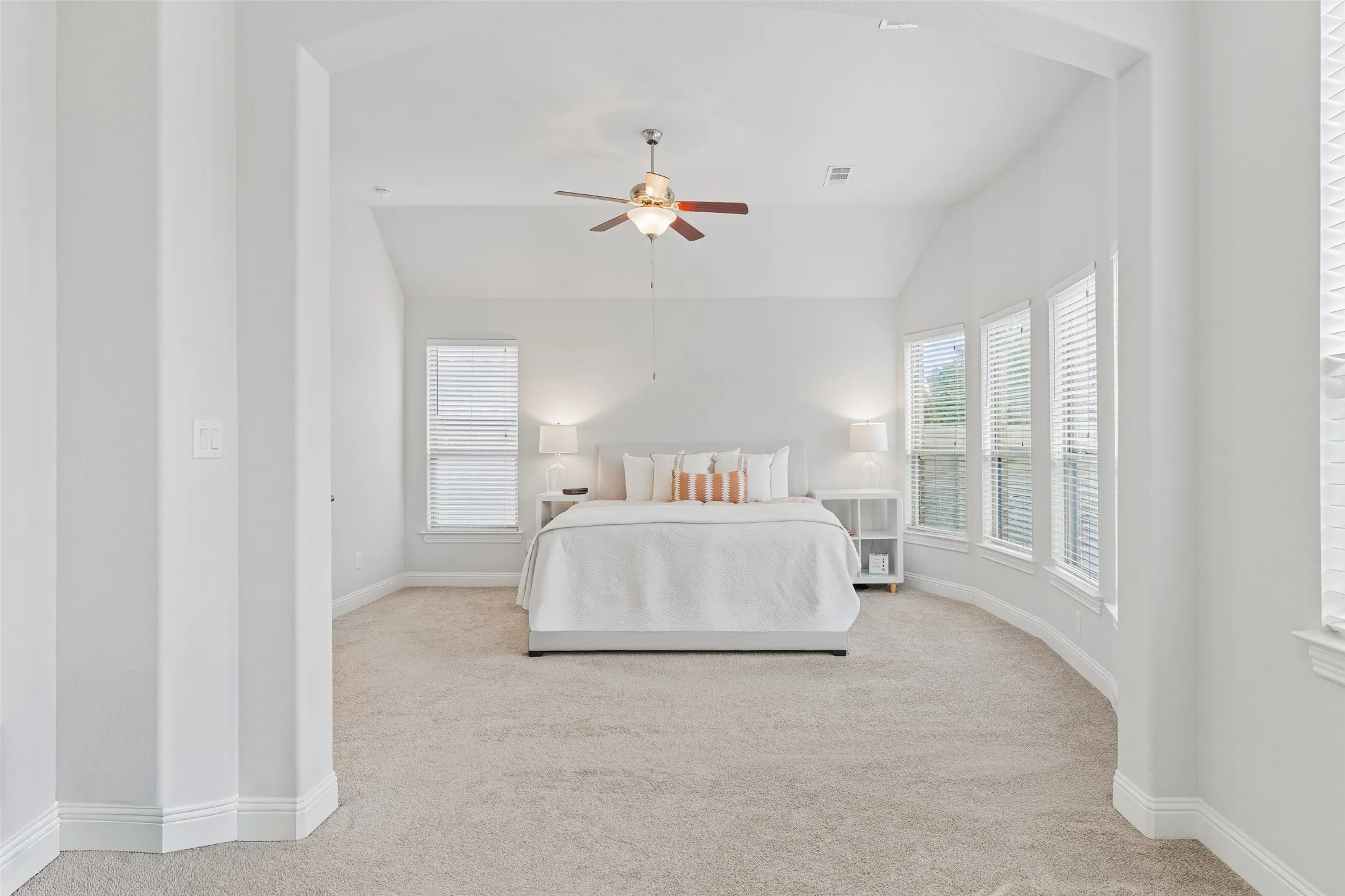 Single Family Residence For Sale in Denton County , 1509 9th Street, Argyle, Texas 76226, 4 Bedroom, 3 Bathroom, 2 Garage spaces, 2,585 Sqft, built in 2016, mls#21311750, Real Estate Agent in Argyle, Homes For Sale in Denton county, Homes For Sale in Argyle, Realtor in Argyle Texas, Real Estate Brokerage Independent Realty Texas, Luminita Cordes Realtor