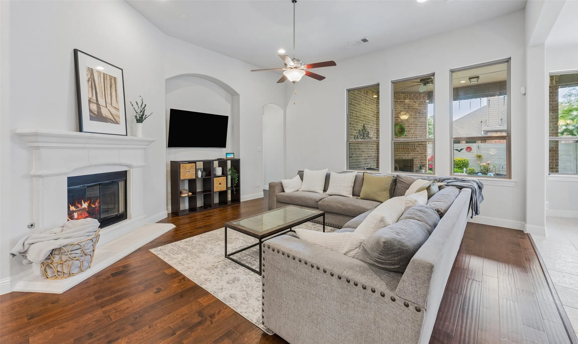 Single Family Residence For Sale in Denton County , 1509 9th Street, Argyle, Texas 76226, 4 Bedroom, 3 Bathroom, 2 Garage spaces, 2,585 Sqft, built in 2016, mls#21311750, Real Estate Agent in Argyle, Homes For Sale in Denton county, Homes For Sale in Argyle, Realtor in Argyle Texas, Real Estate Brokerage Independent Realty Texas, Luminita Cordes Realtor