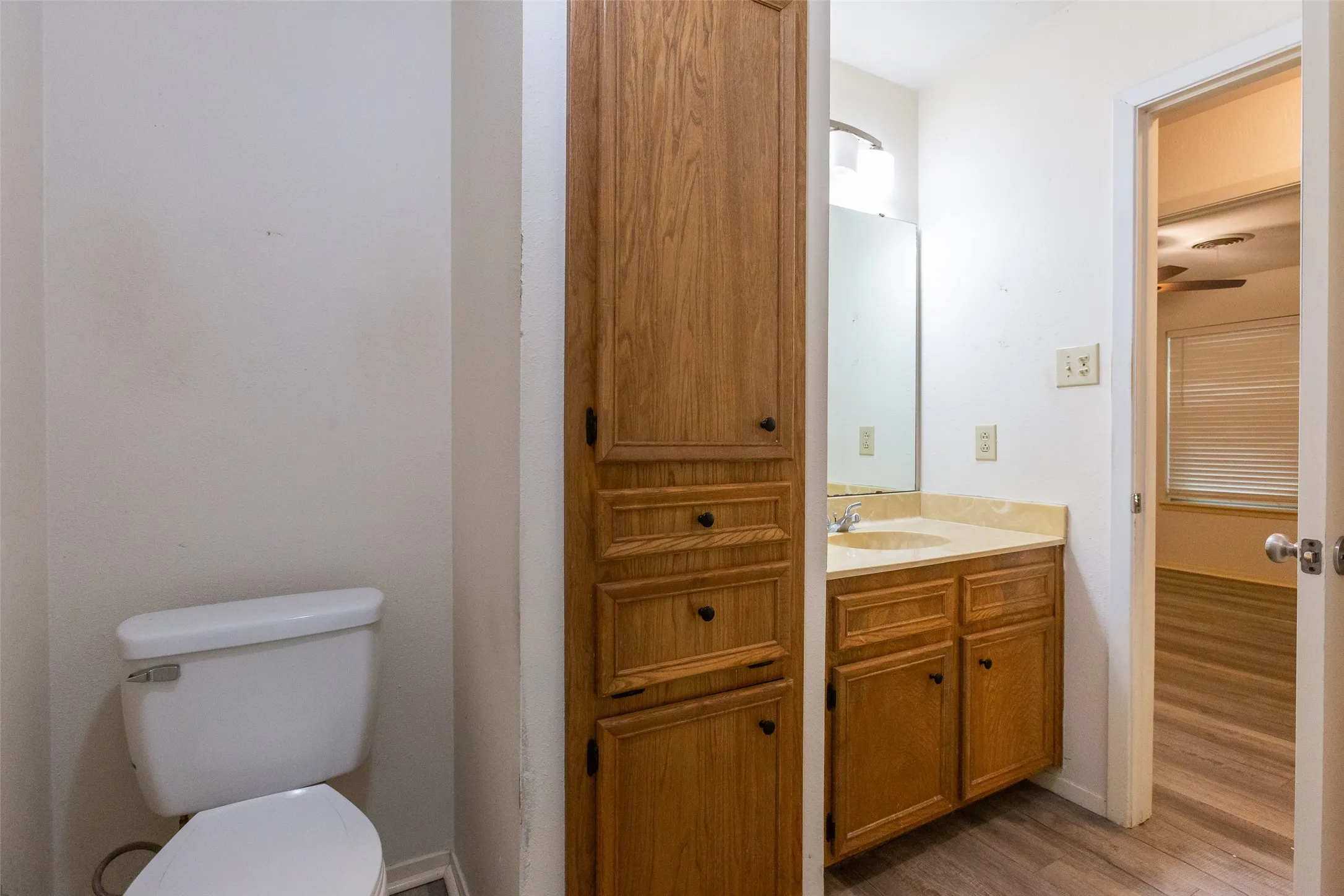Single Family Residence For Sale in Taylor County , 8001 Weehunt Court, Abilene, Texas 79606, 3 Bedroom, 2 Bathroom, 2 Garage spaces, 1,618 Sqft, built in 1981, mls#21316573, Real Estate Agent in Abilene, Homes For Sale in Taylor county, Homes For Sale in Abilene, Realtor in Abilene Texas, Real Estate Brokerage Independent Realty Texas, Luminita Cordes Realtor