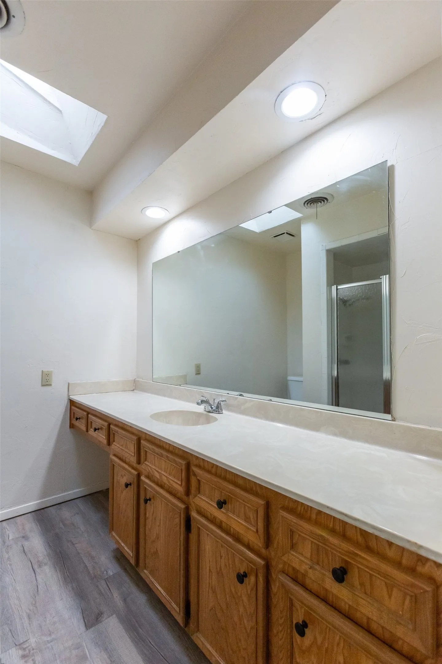 Single Family Residence For Sale in Taylor County , 8001 Weehunt Court, Abilene, Texas 79606, 3 Bedroom, 2 Bathroom, 2 Garage spaces, 1,618 Sqft, built in 1981, mls#21316573, Real Estate Agent in Abilene, Homes For Sale in Taylor county, Homes For Sale in Abilene, Realtor in Abilene Texas, Real Estate Brokerage Independent Realty Texas, Luminita Cordes Realtor