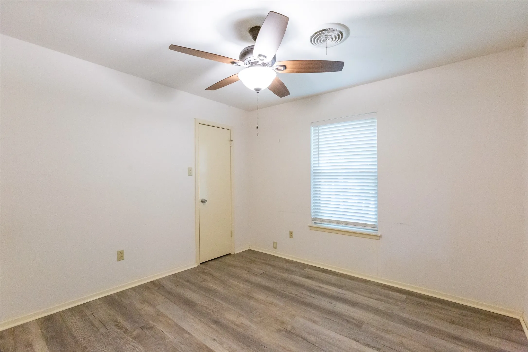 Single Family Residence For Sale in Taylor County , 8001 Weehunt Court, Abilene, Texas 79606, 3 Bedroom, 2 Bathroom, 2 Garage spaces, 1,618 Sqft, built in 1981, mls#21316573, Real Estate Agent in Abilene, Homes For Sale in Taylor county, Homes For Sale in Abilene, Realtor in Abilene Texas, Real Estate Brokerage Independent Realty Texas, Luminita Cordes Realtor