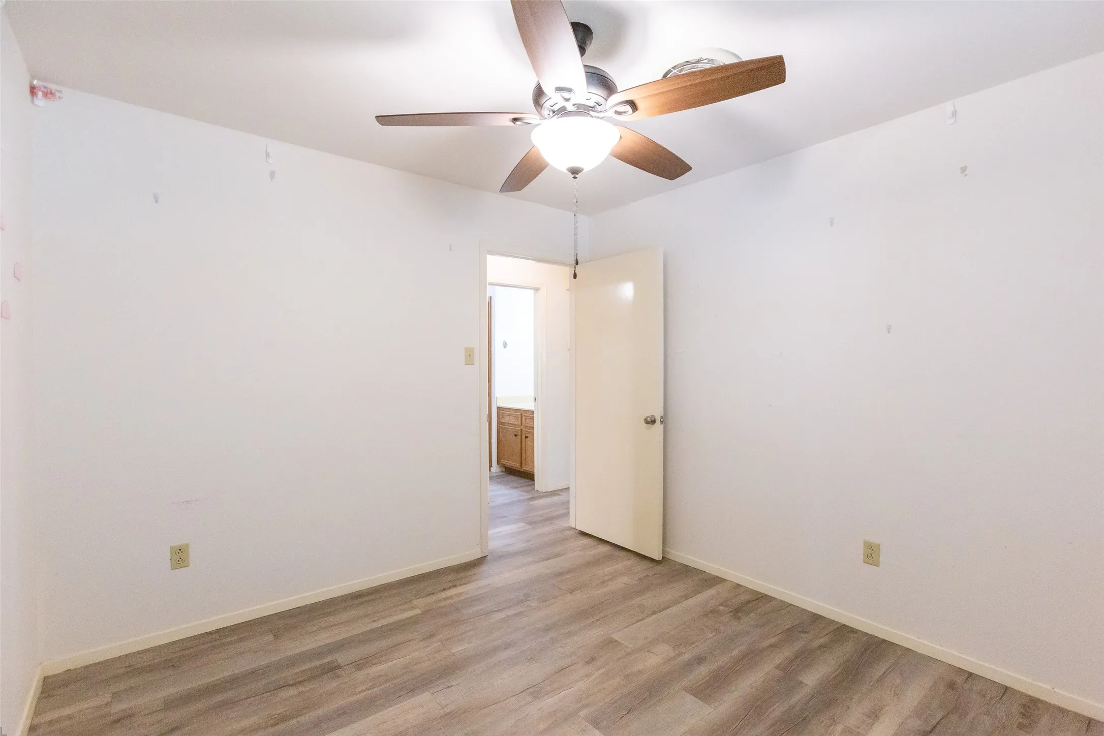 Single Family Residence For Sale in Taylor County , 8001 Weehunt Court, Abilene, Texas 79606, 3 Bedroom, 2 Bathroom, 2 Garage spaces, 1,618 Sqft, built in 1981, mls#21316573, Real Estate Agent in Abilene, Homes For Sale in Taylor county, Homes For Sale in Abilene, Realtor in Abilene Texas, Real Estate Brokerage Independent Realty Texas, Luminita Cordes Realtor