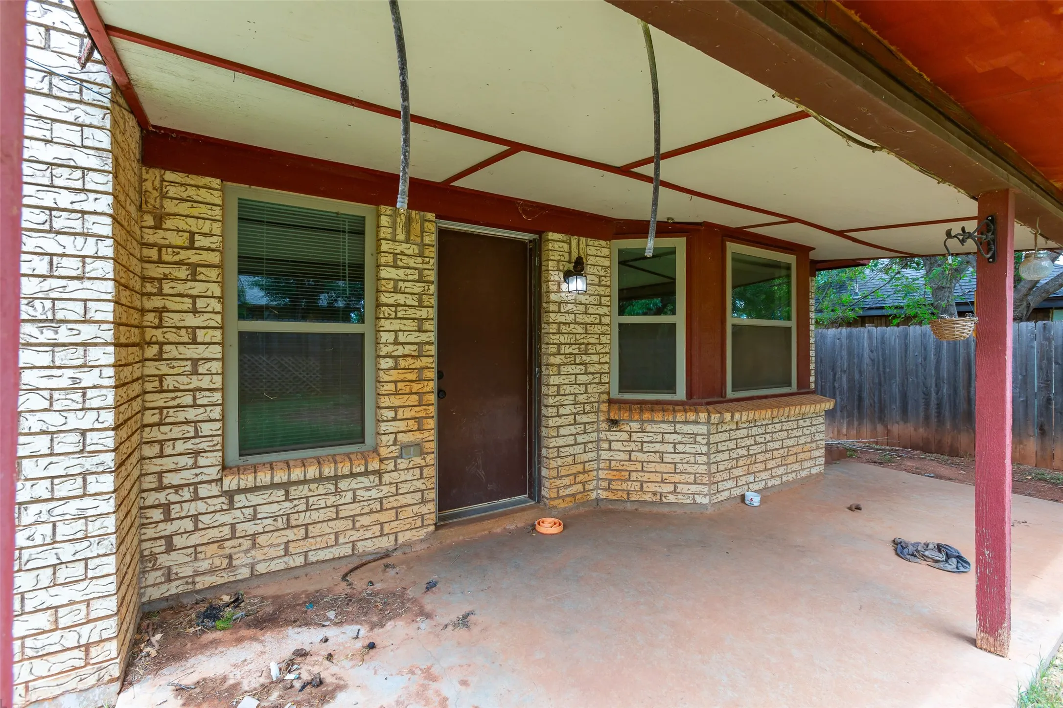 Single Family Residence For Sale in Taylor County , 8001 Weehunt Court, Abilene, Texas 79606, 3 Bedroom, 2 Bathroom, 2 Garage spaces, 1,618 Sqft, built in 1981, mls#21316573, Real Estate Agent in Abilene, Homes For Sale in Taylor county, Homes For Sale in Abilene, Realtor in Abilene Texas, Real Estate Brokerage Independent Realty Texas, Luminita Cordes Realtor
