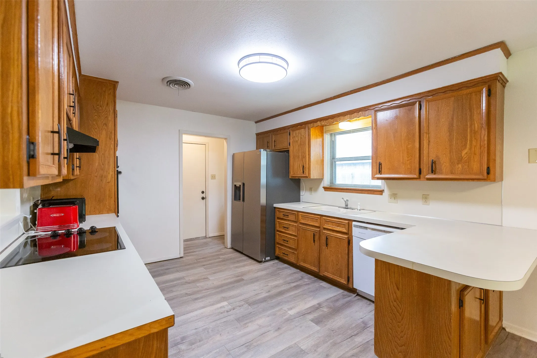 Single Family Residence For Sale in Taylor County , 8001 Weehunt Court, Abilene, Texas 79606, 3 Bedroom, 2 Bathroom, 2 Garage spaces, 1,618 Sqft, built in 1981, mls#21316573, Real Estate Agent in Abilene, Homes For Sale in Taylor county, Homes For Sale in Abilene, Realtor in Abilene Texas, Real Estate Brokerage Independent Realty Texas, Luminita Cordes Realtor