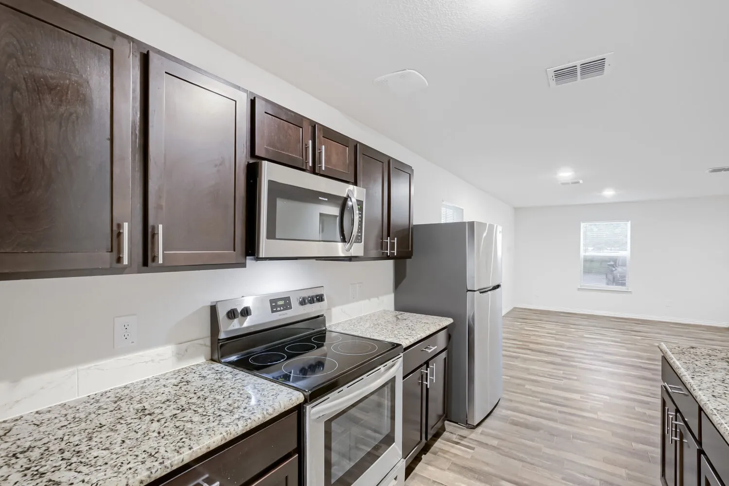 Single Family Residence For Sale in Mc Lennan County , 544 Lenox Street, Waco, Texas 76704, 3 Bedroom, 2 Bathroom, Garage spaces, 1,109 Sqft, built in 2022, mls#21316574, Real Estate Agent in Waco, Homes For Sale in Mc Lennan county, Homes For Sale in Waco, Realtor in Waco Texas, Real Estate Brokerage Independent Realty Texas, Luminita Cordes Realtor