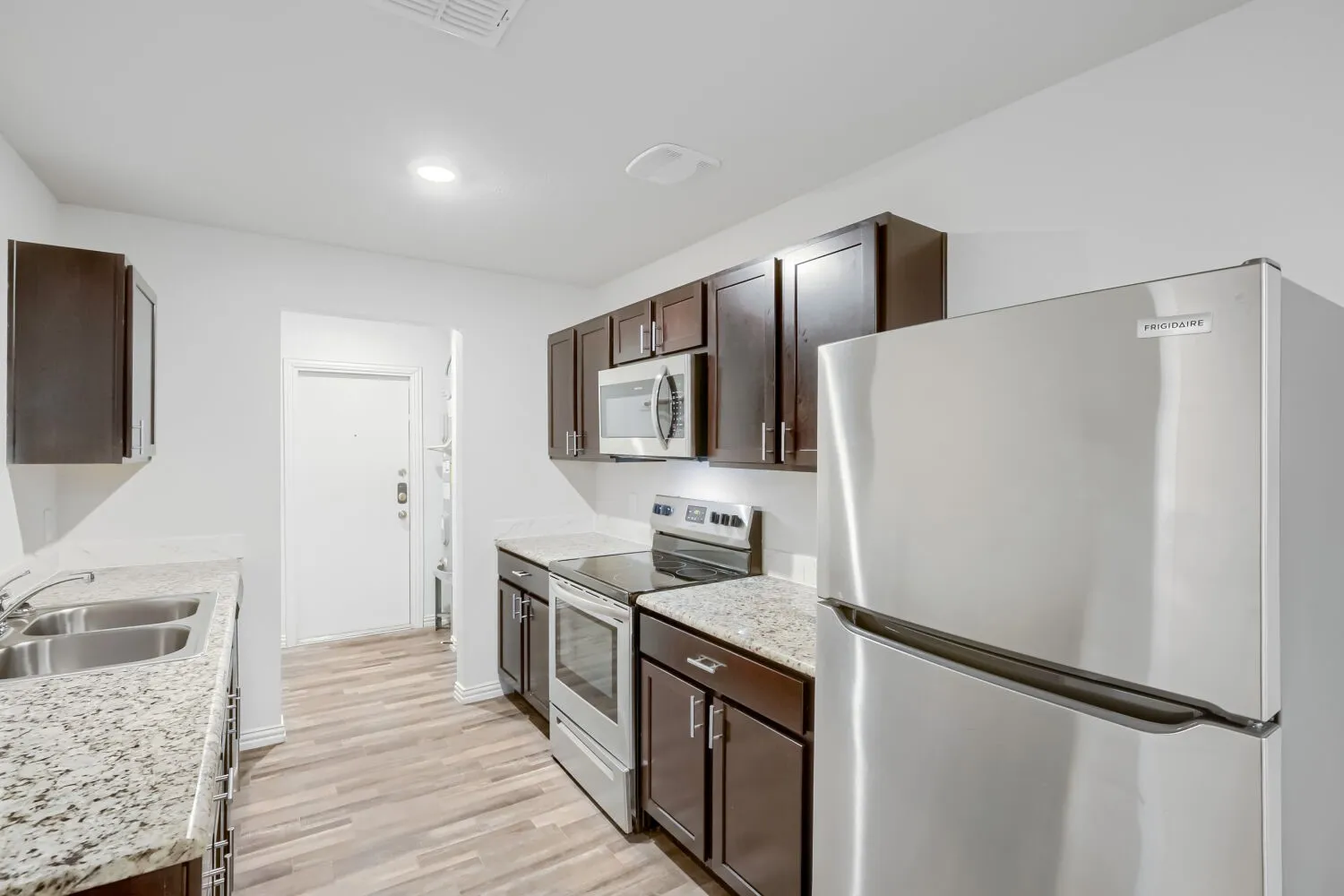 Single Family Residence For Sale in Mc Lennan County , 544 Lenox Street, Waco, Texas 76704, 3 Bedroom, 2 Bathroom, Garage spaces, 1,109 Sqft, built in 2022, mls#21316574, Real Estate Agent in Waco, Homes For Sale in Mc Lennan county, Homes For Sale in Waco, Realtor in Waco Texas, Real Estate Brokerage Independent Realty Texas, Luminita Cordes Realtor