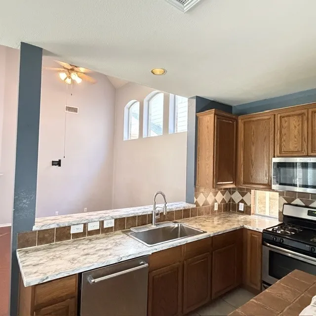 Single Family Residence For Sale in Collin County , 7198 Richmond Drive, Frisco, Texas 75035, 3 Bedroom, 3 Bathroom, 2 Garage spaces, 1,941 Sqft, built in 2002, Price $410,000, mls#21316575, Real Estate Agent in Frisco, Homes For Sale in Collin county, Homes For Sale in Frisco, Realtor in Frisco Texas, Real Estate Brokerage Independent Realty Texas, Luminita Cordes Realtor